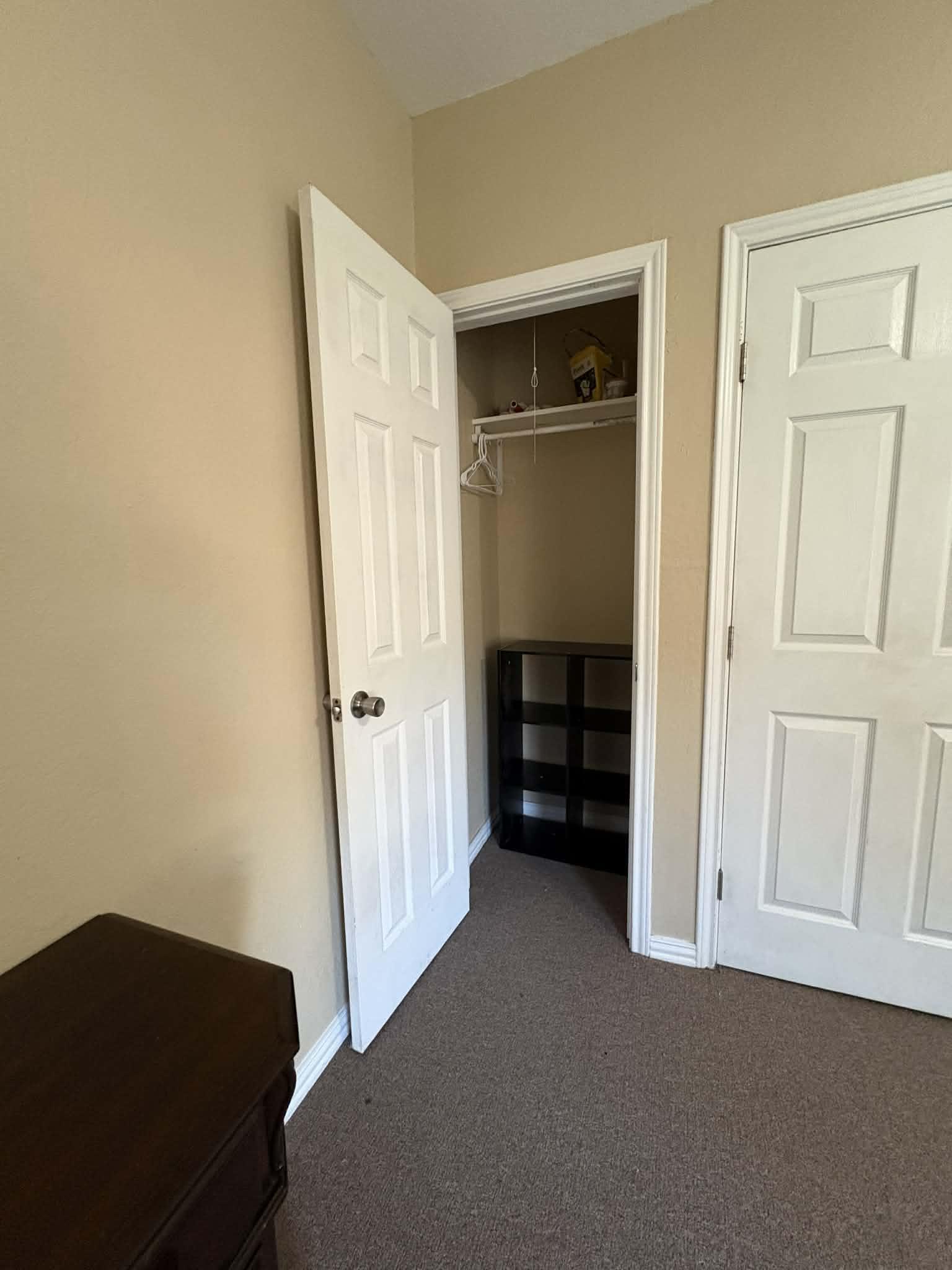 Reach in closet offers more storage with 6-cube shelf.