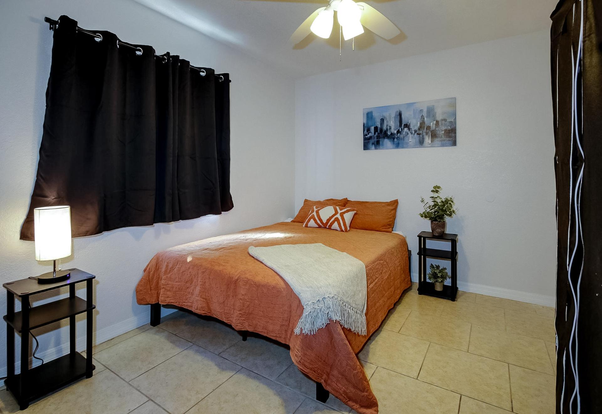 bedroom, detected:ceiling fan, bed