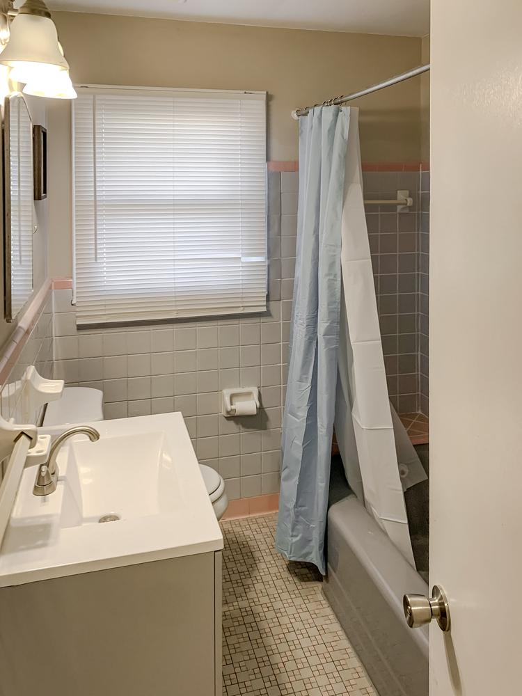 Bathroom(s)