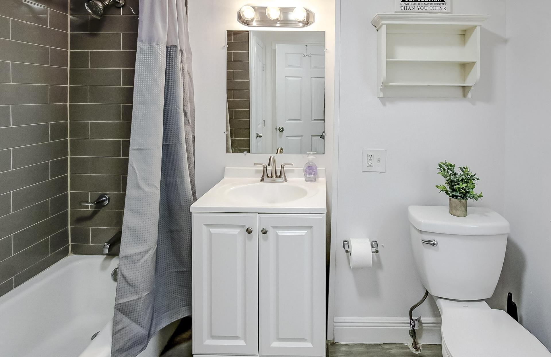 Bathroom(s)