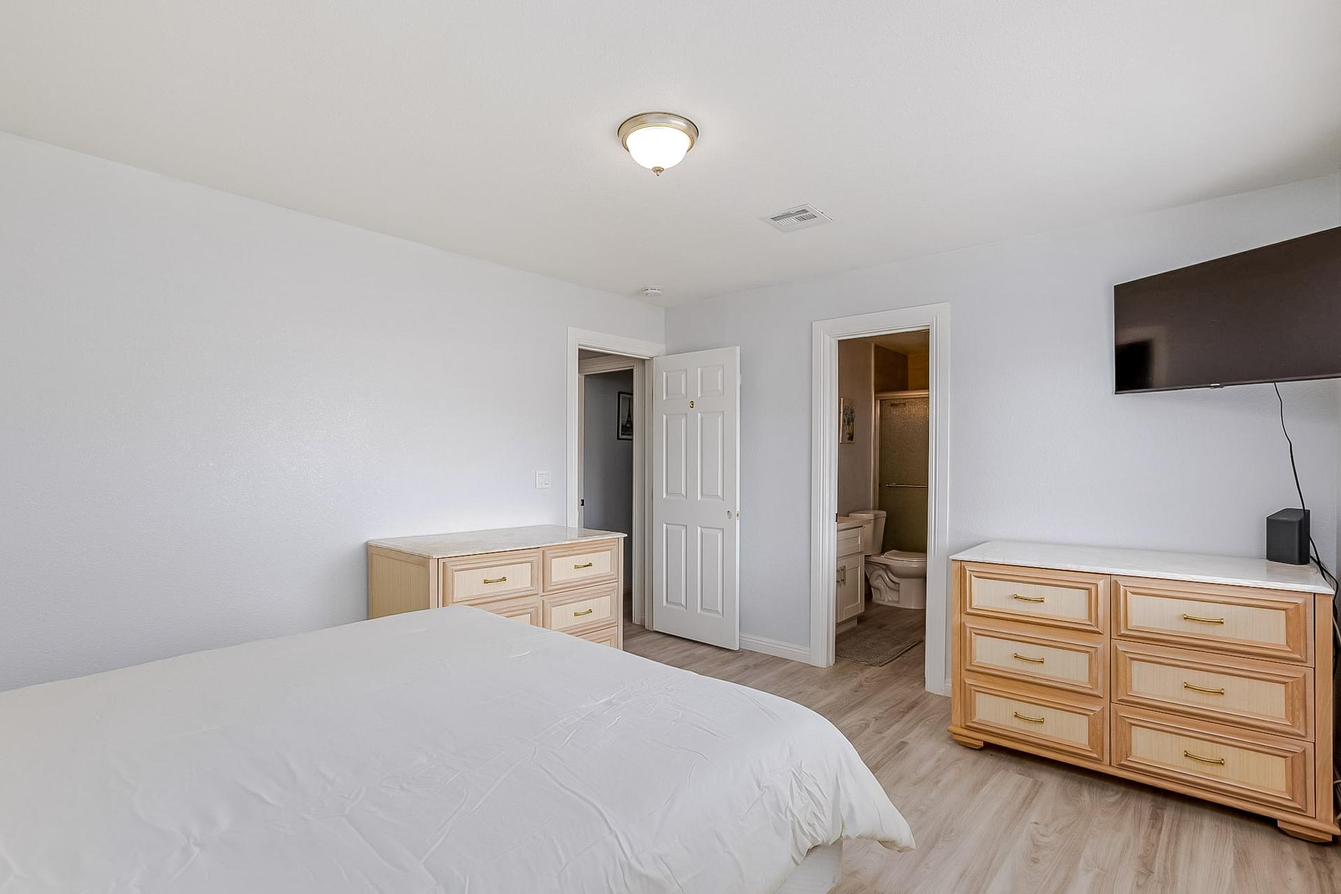 bedroom, detected:bed