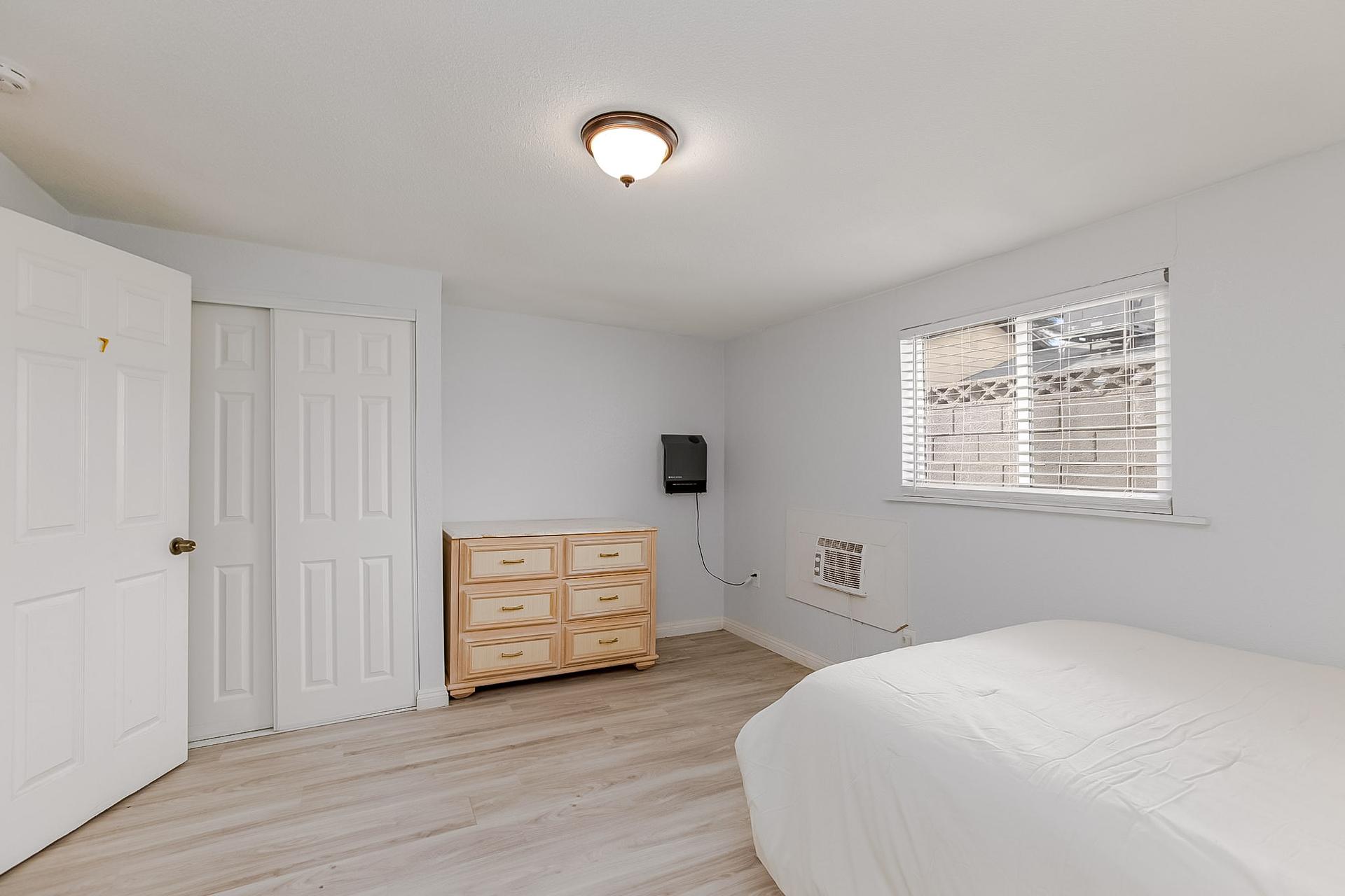 bedroom, detected:bed, window blind