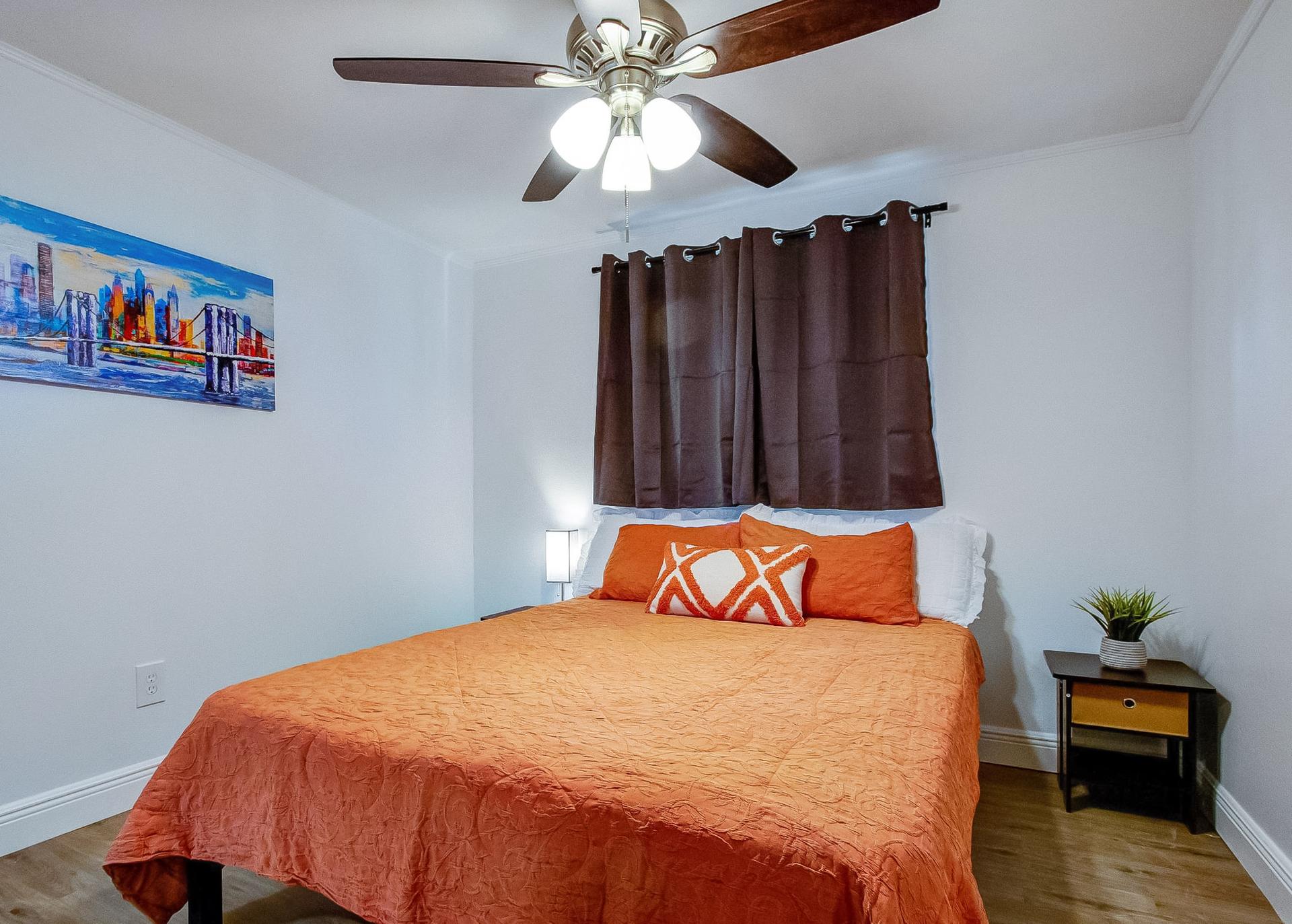 bedroom, detected:ceiling fan, bed, window blind