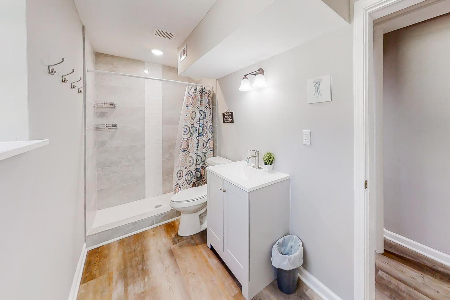 Bathroom(s)