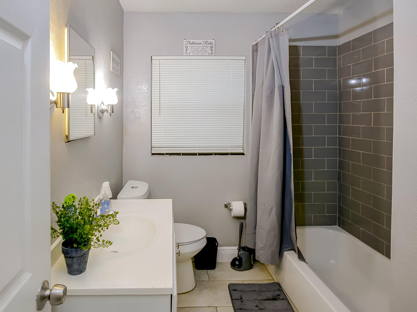 Bathroom(s)