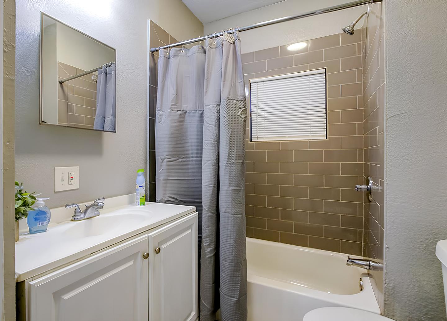 Bathroom(s)