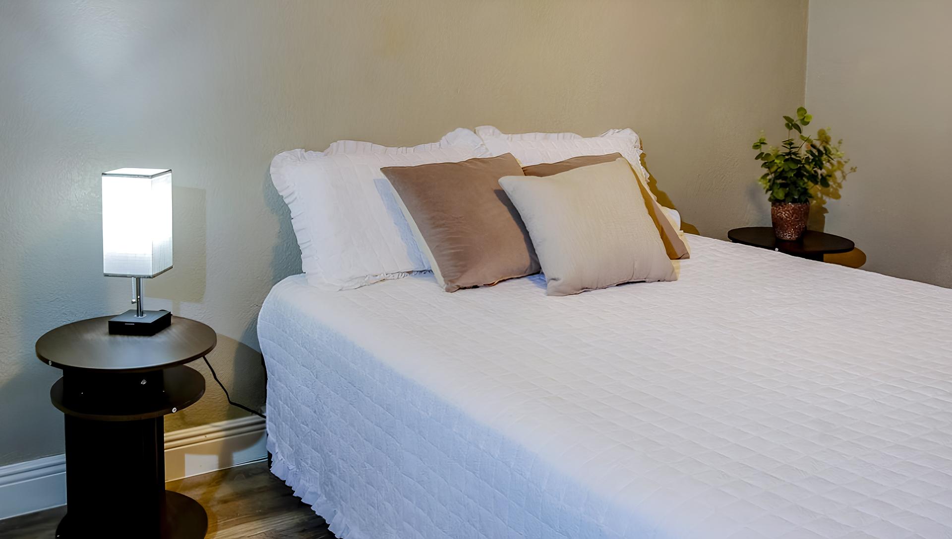 bedroom, detected:bed