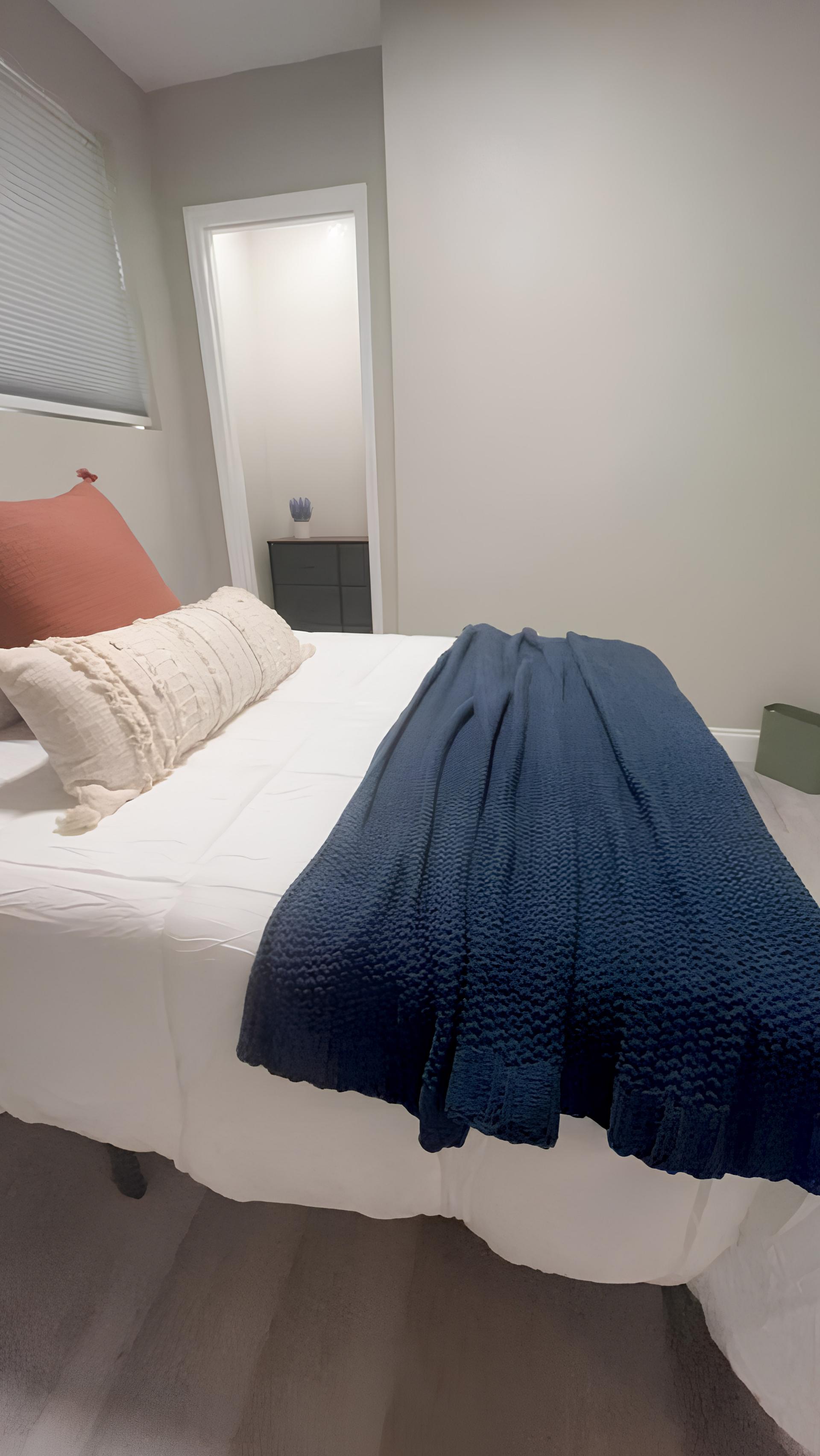 bedroom, detected:bed