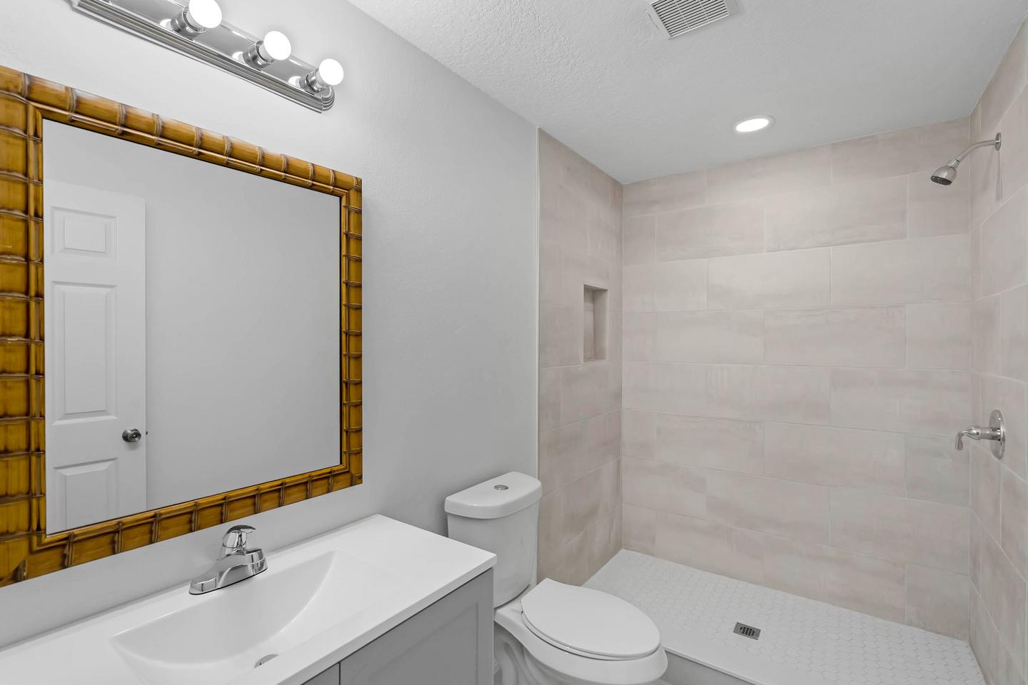 Bathroom(s)