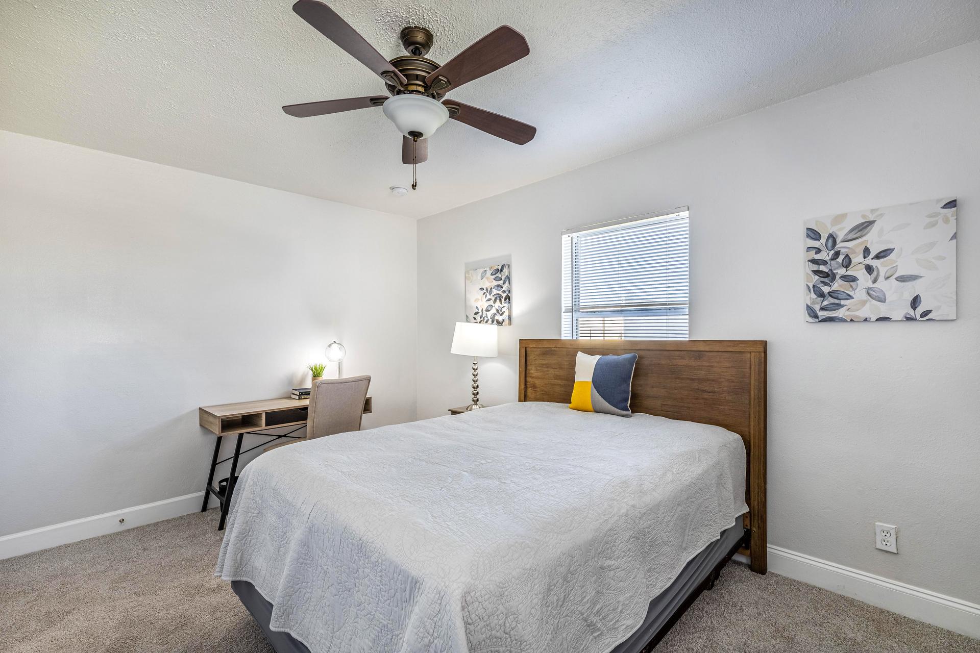 bedroom, detected:ceiling fan, bed, window blind