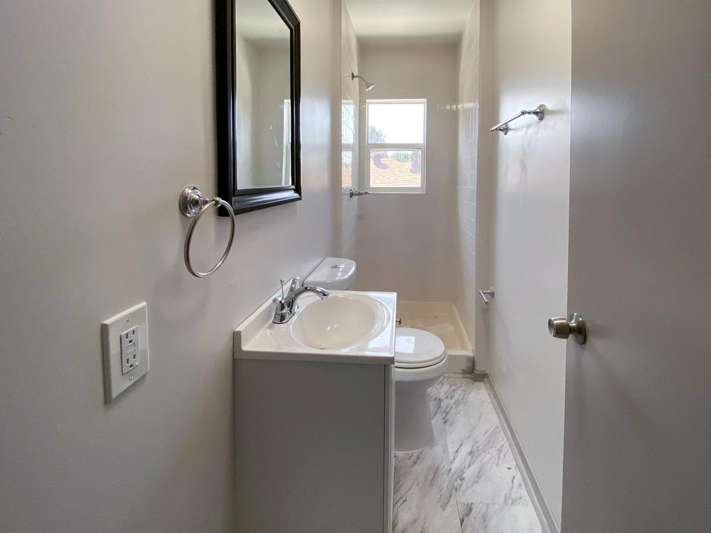 Bathroom(s)