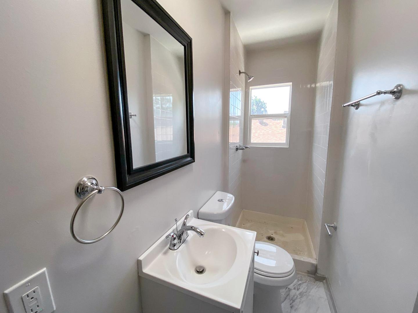 Bathroom(s)