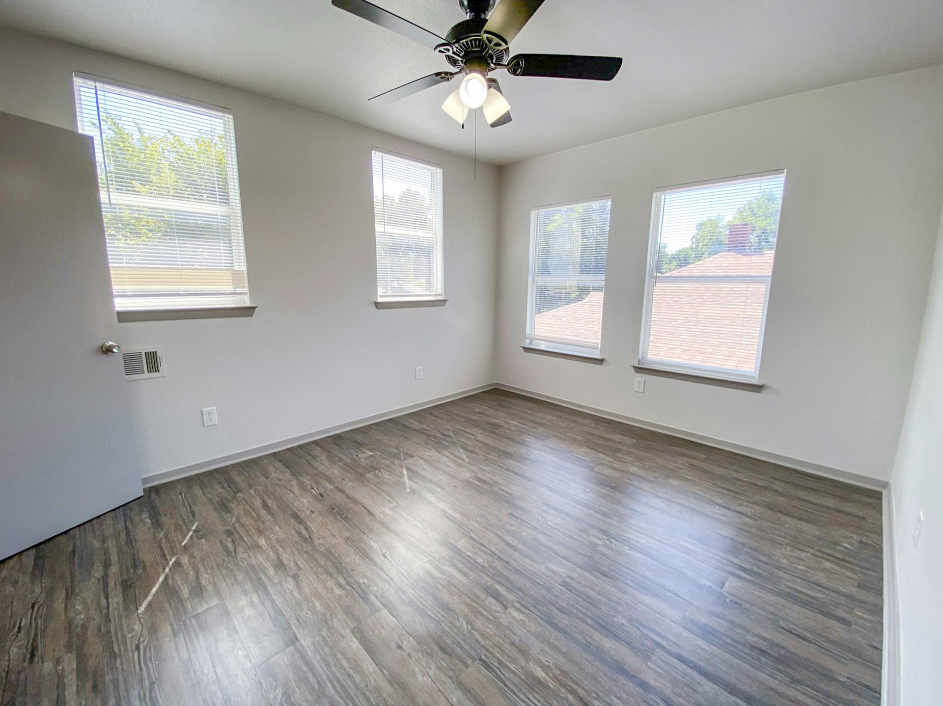 living_room, detected:ceiling fan, window blind