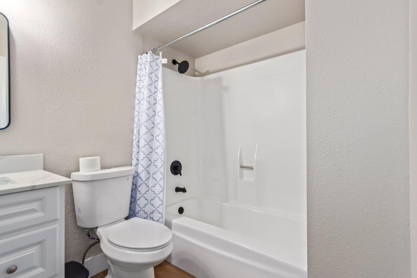 Bathroom(s)