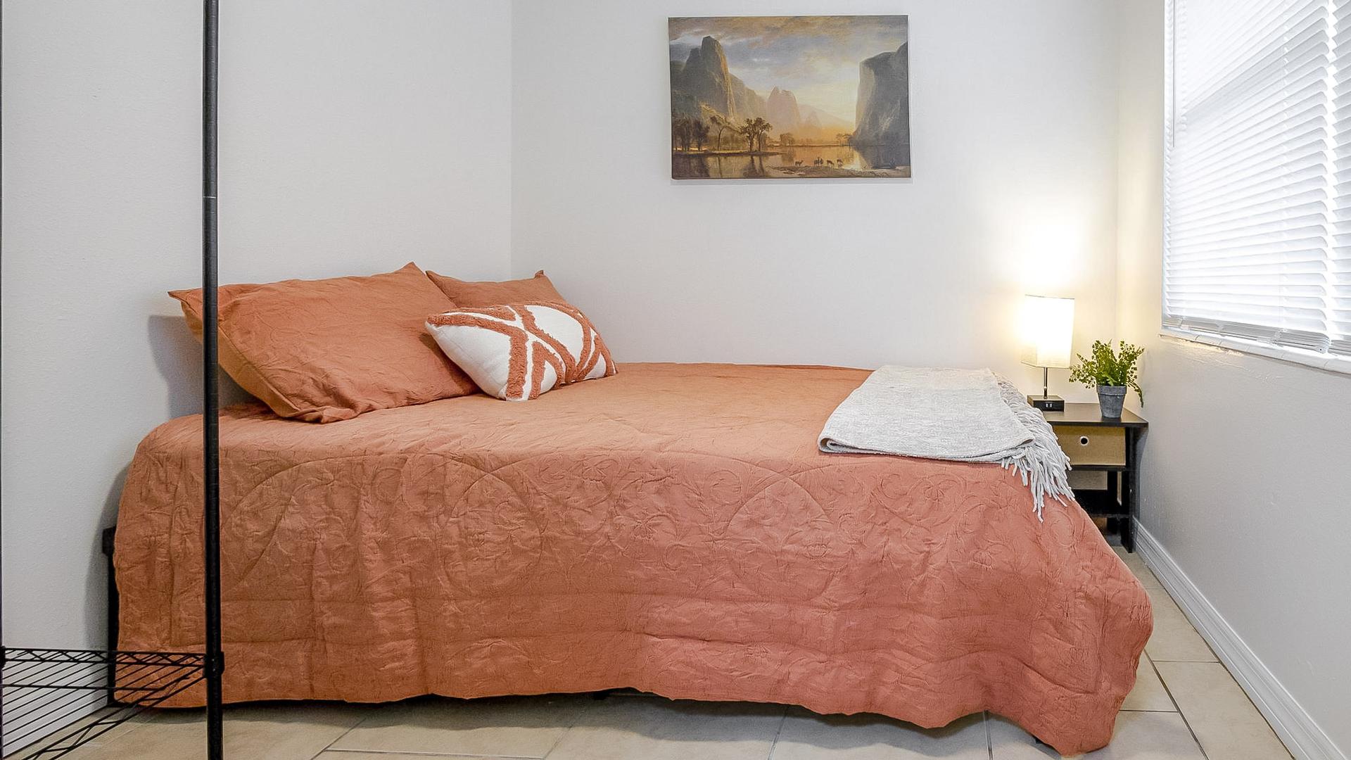 bedroom, detected:bed, window blind