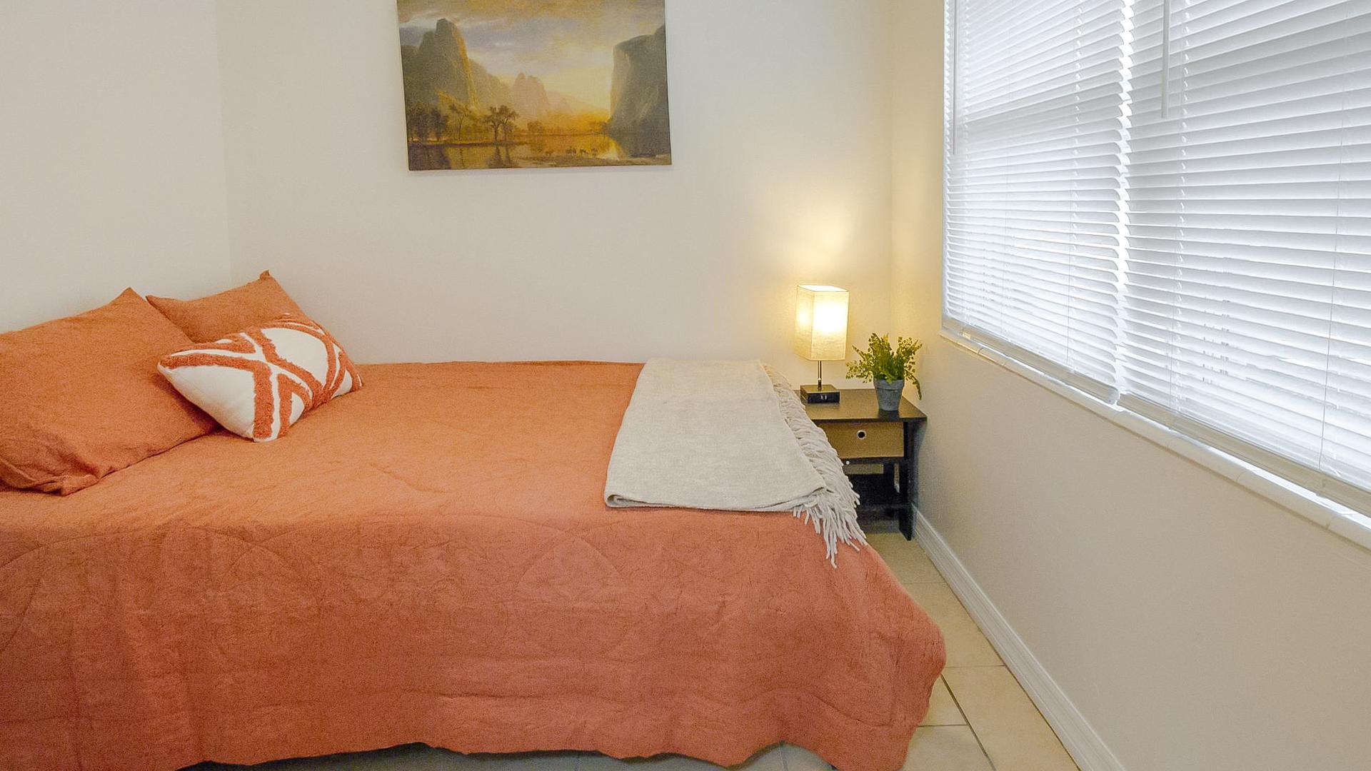 bedroom, detected:window blind, bed