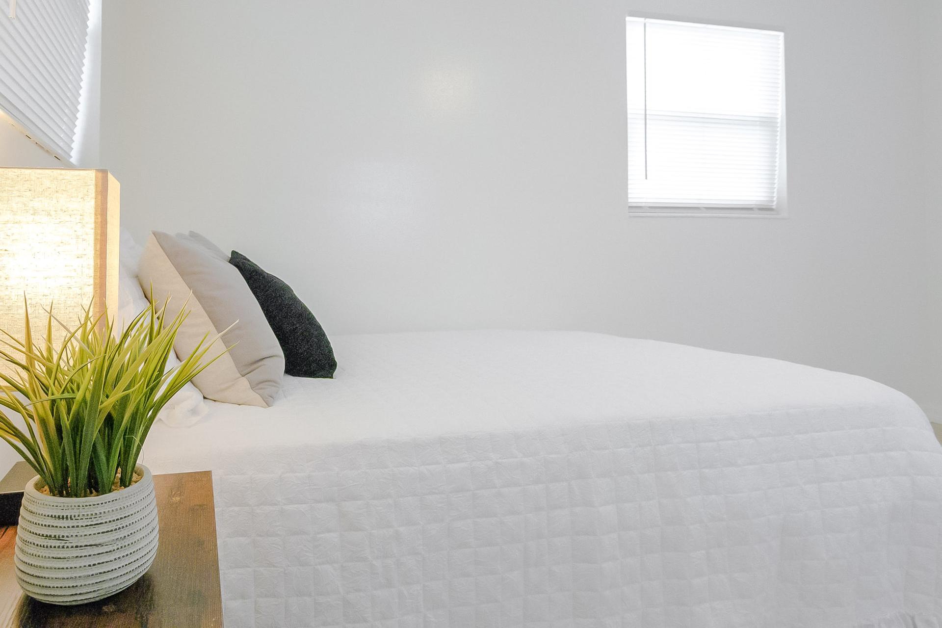 bedroom, detected:bed, window blind