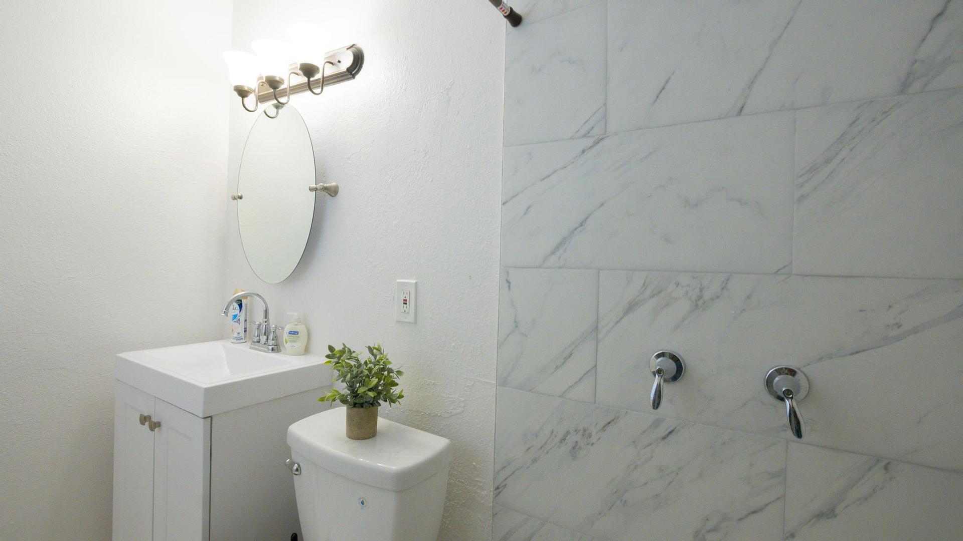 Bathroom(s)