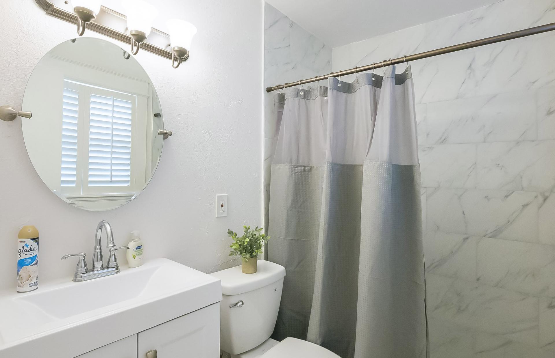 Bathroom(s)