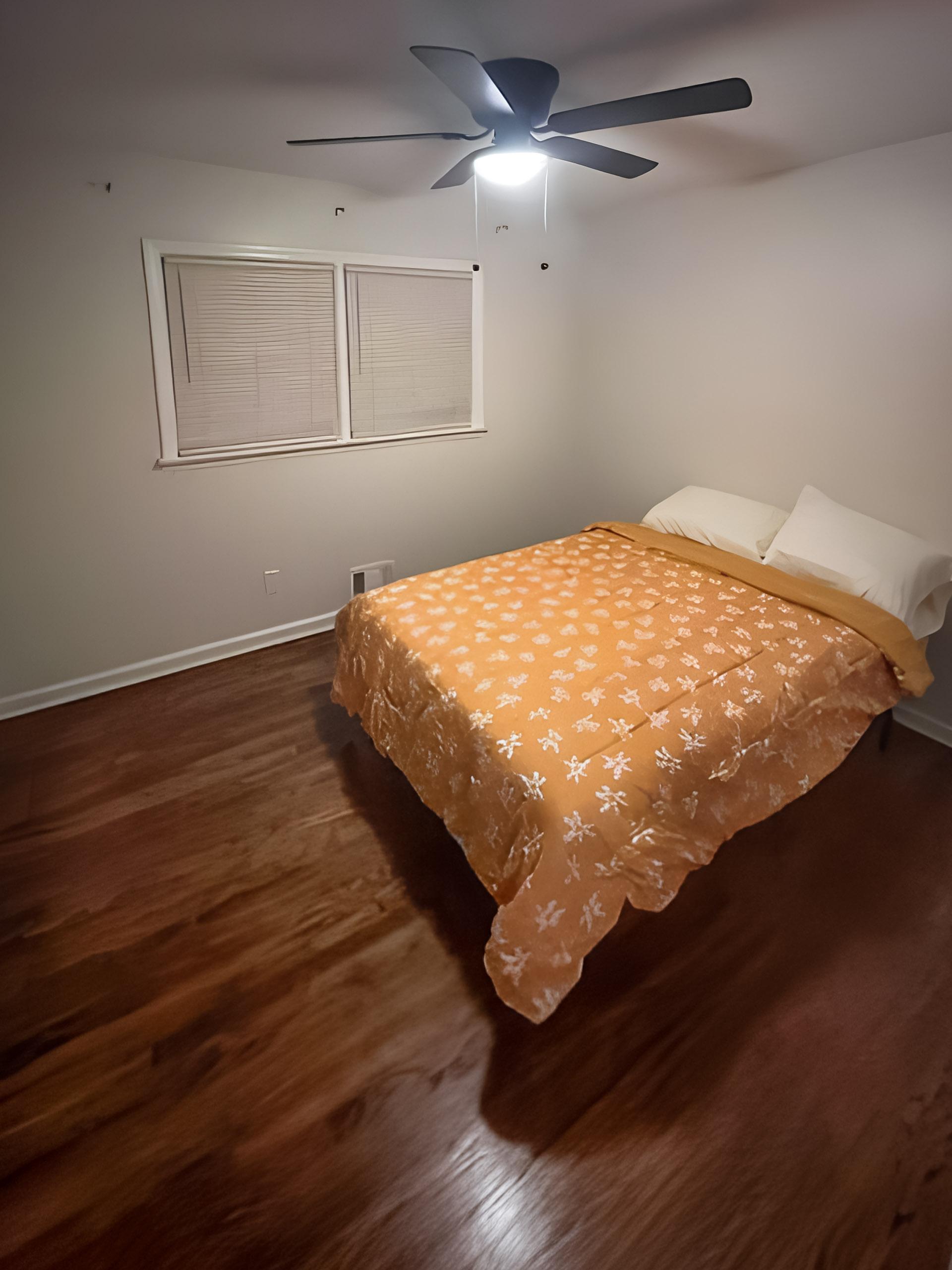 bedroom, detected:ceiling fan, bed