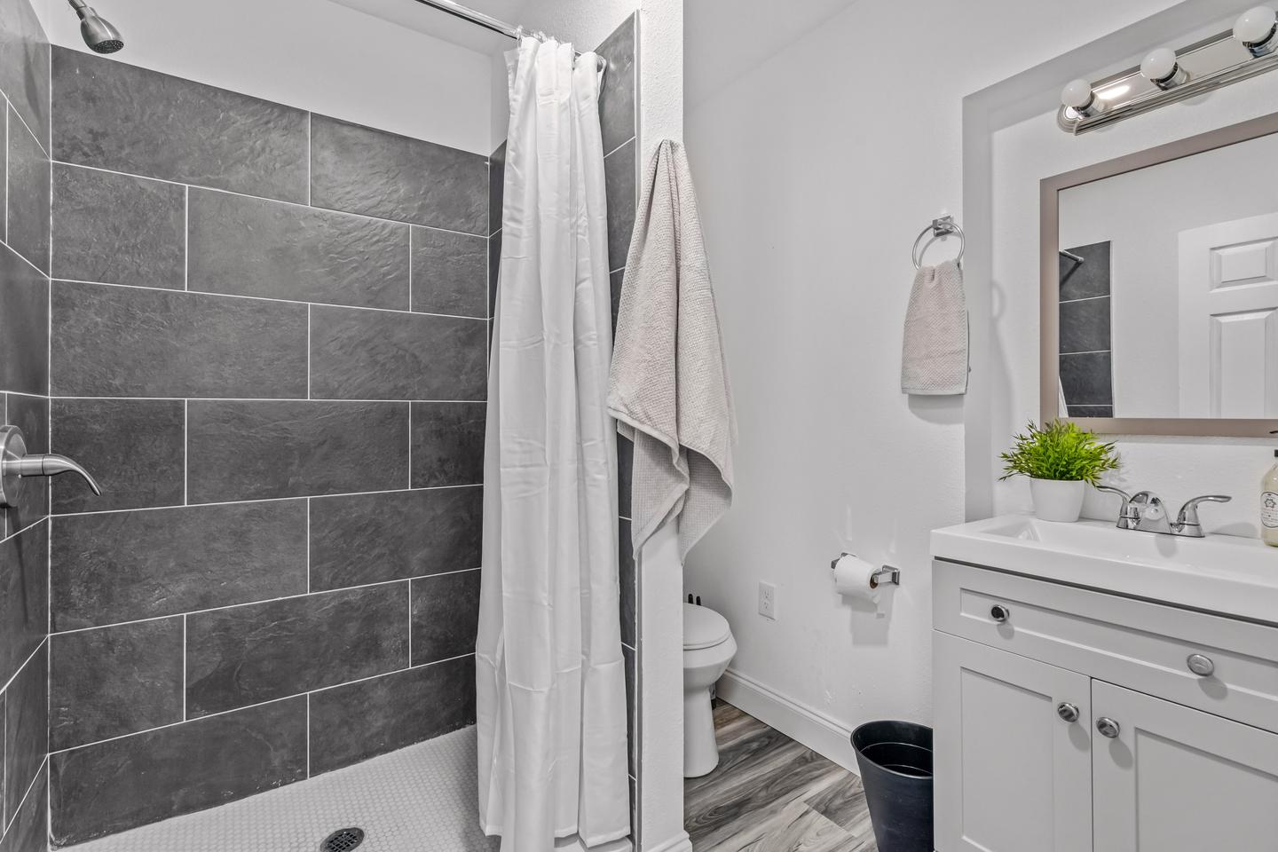 Bathroom(s)