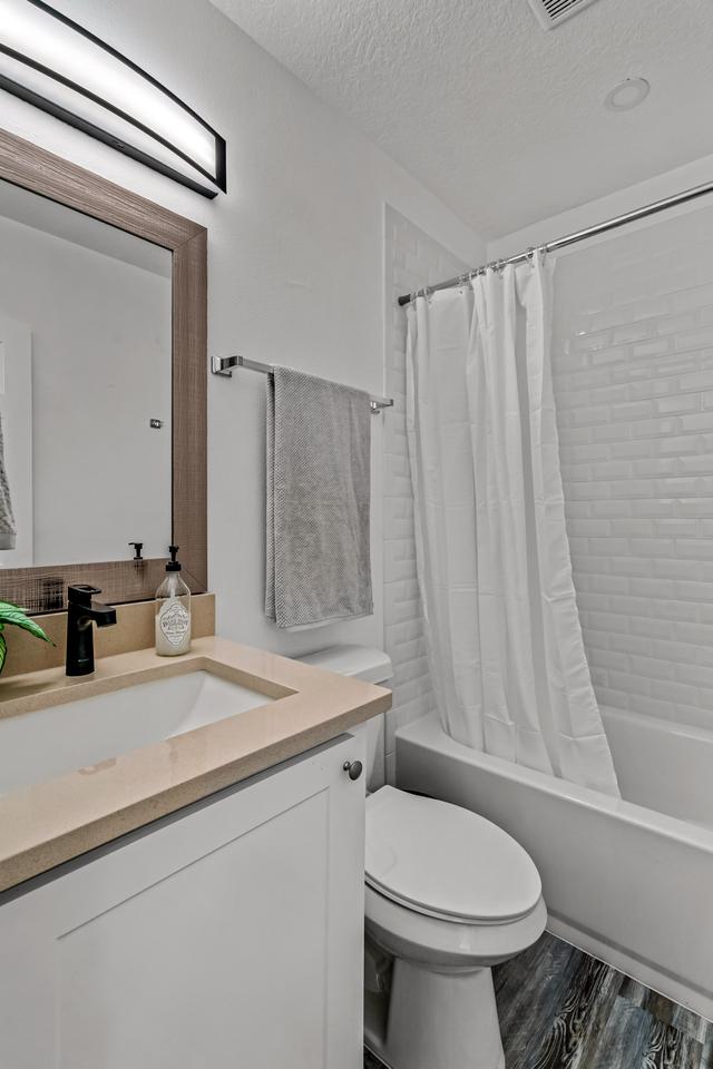 Bathroom(s)