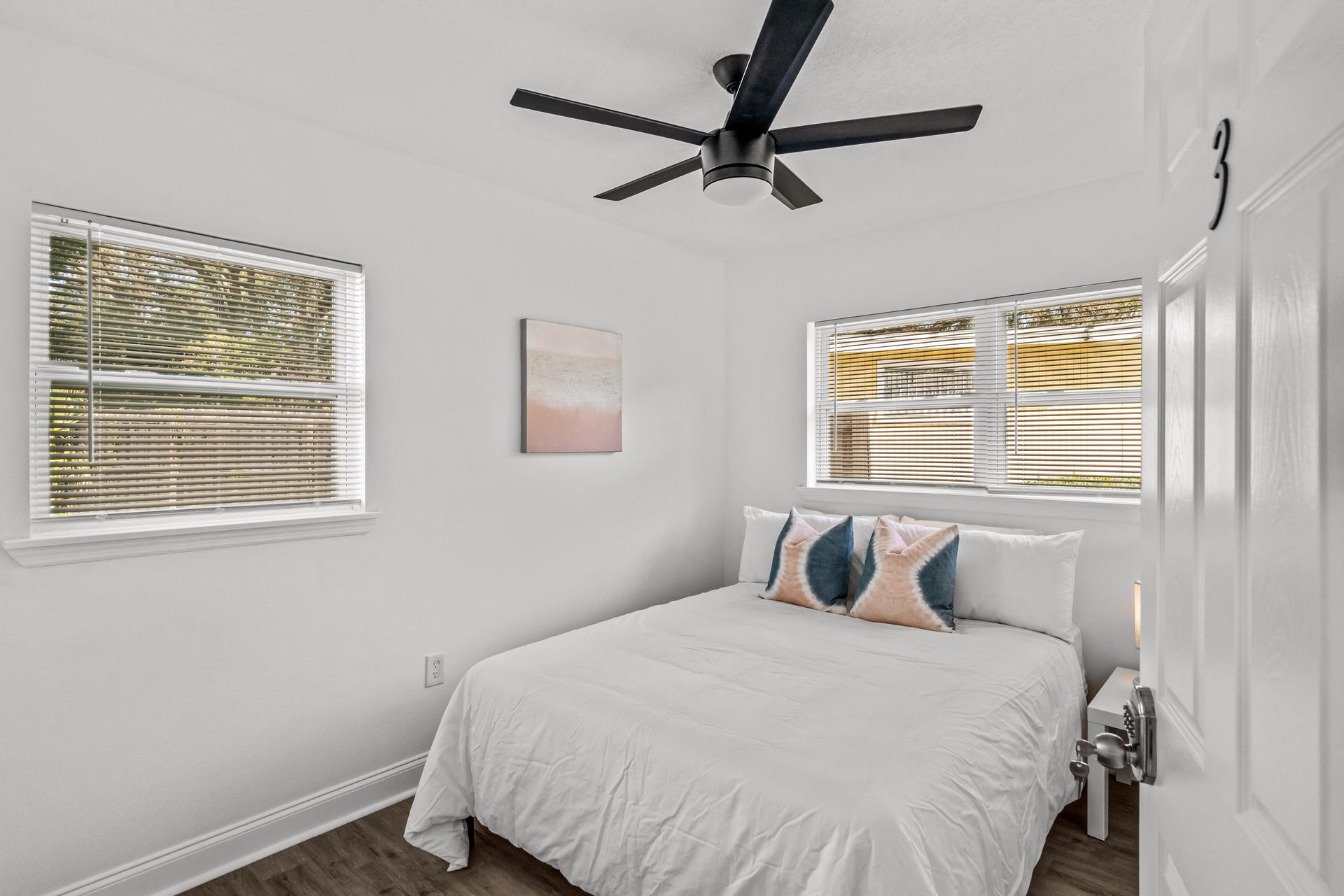 bedroom, detected:ceiling fan, window blind, bed