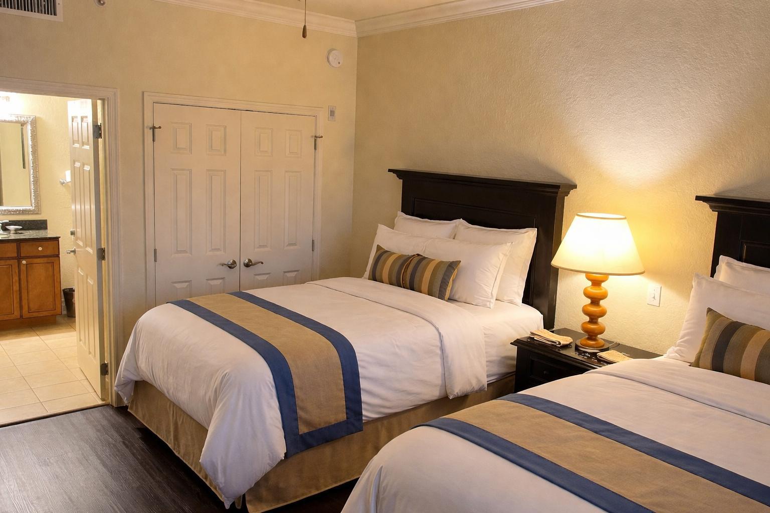 2 full size bed for 2 guests