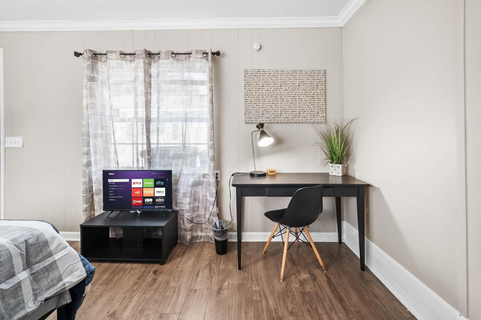 Private entrance !!! - large room with  full bed, desk & chair, TV and wardrobe