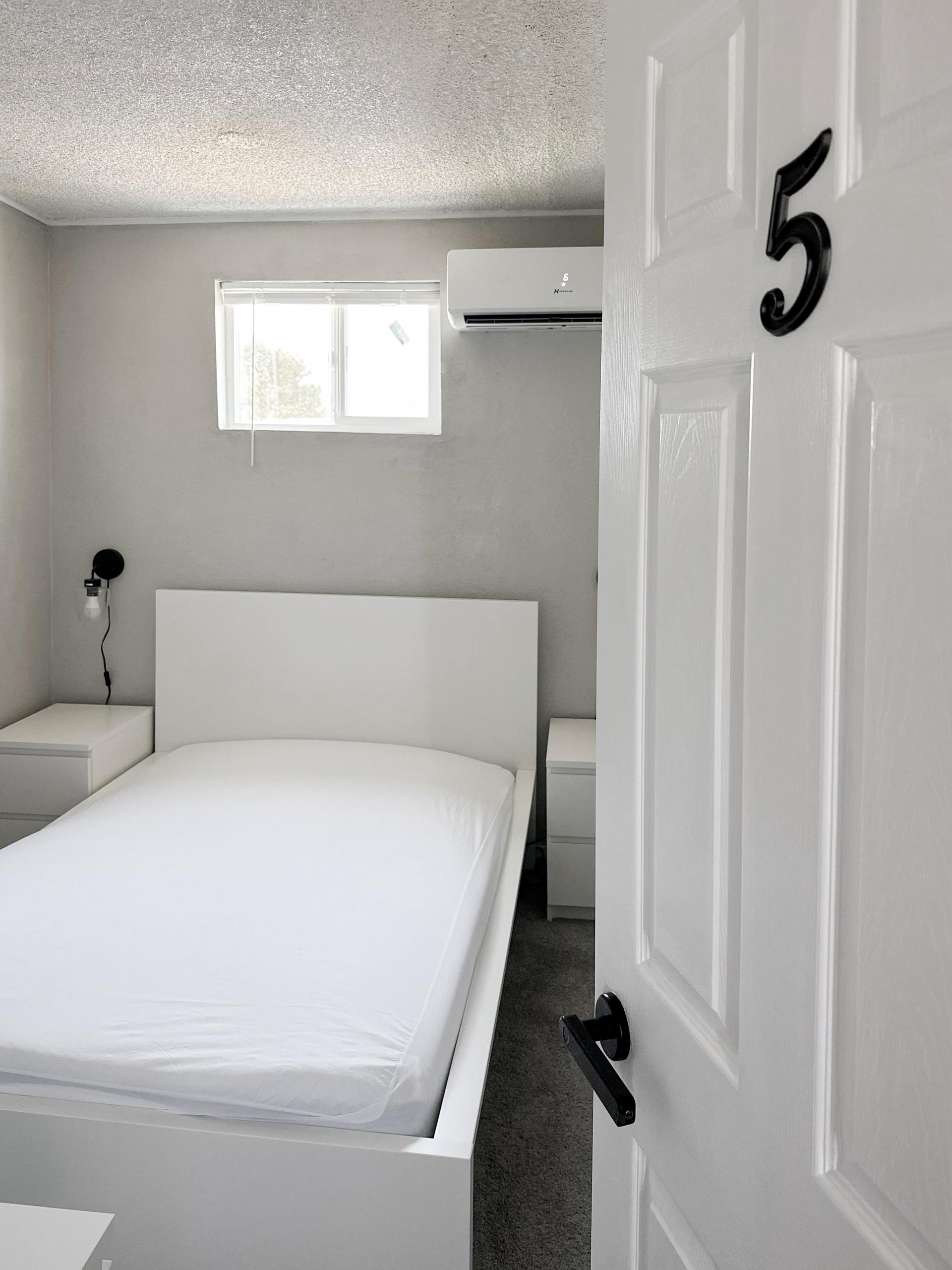 bedroom, detected:bed
