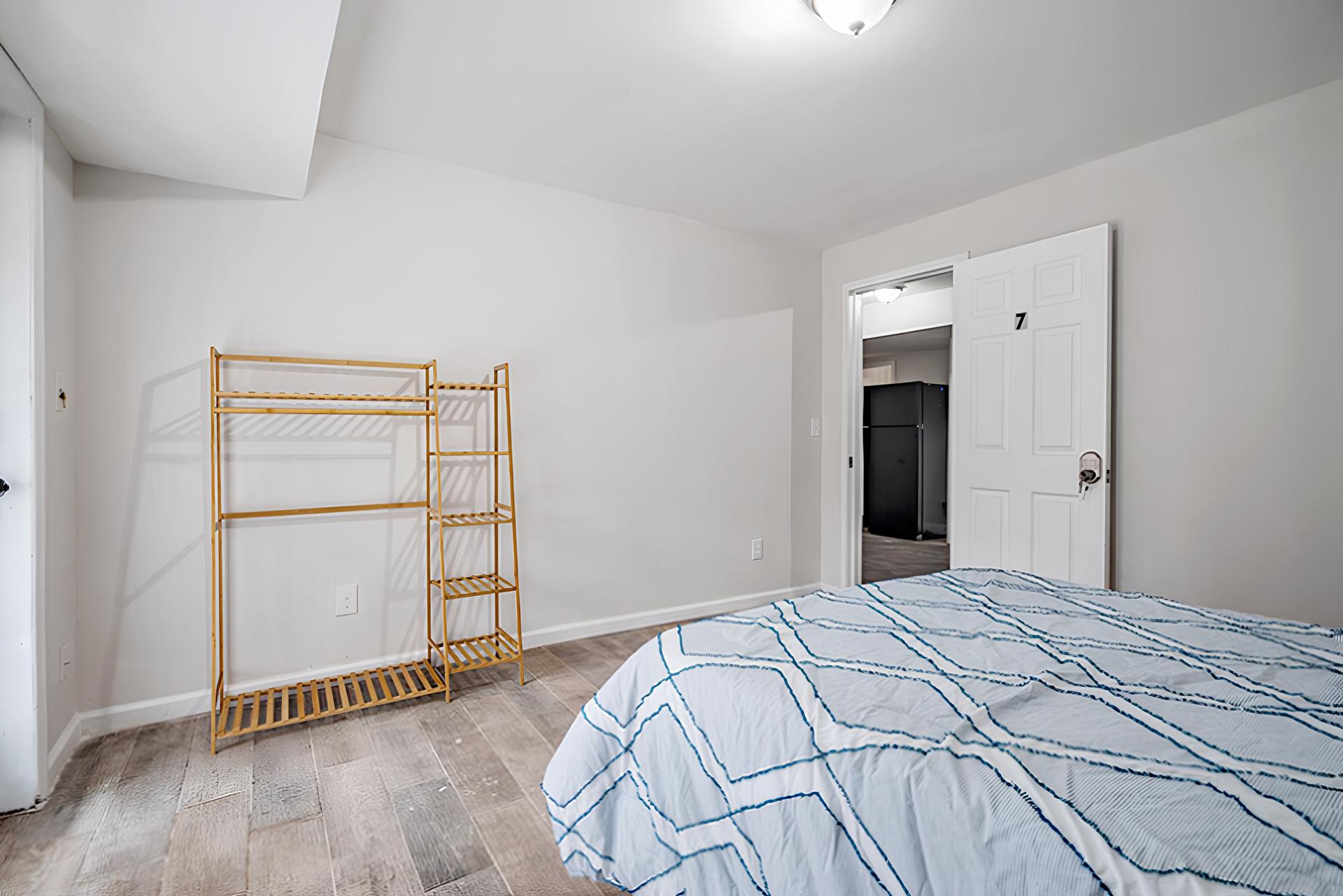 bedroom, detected:ceiling fan