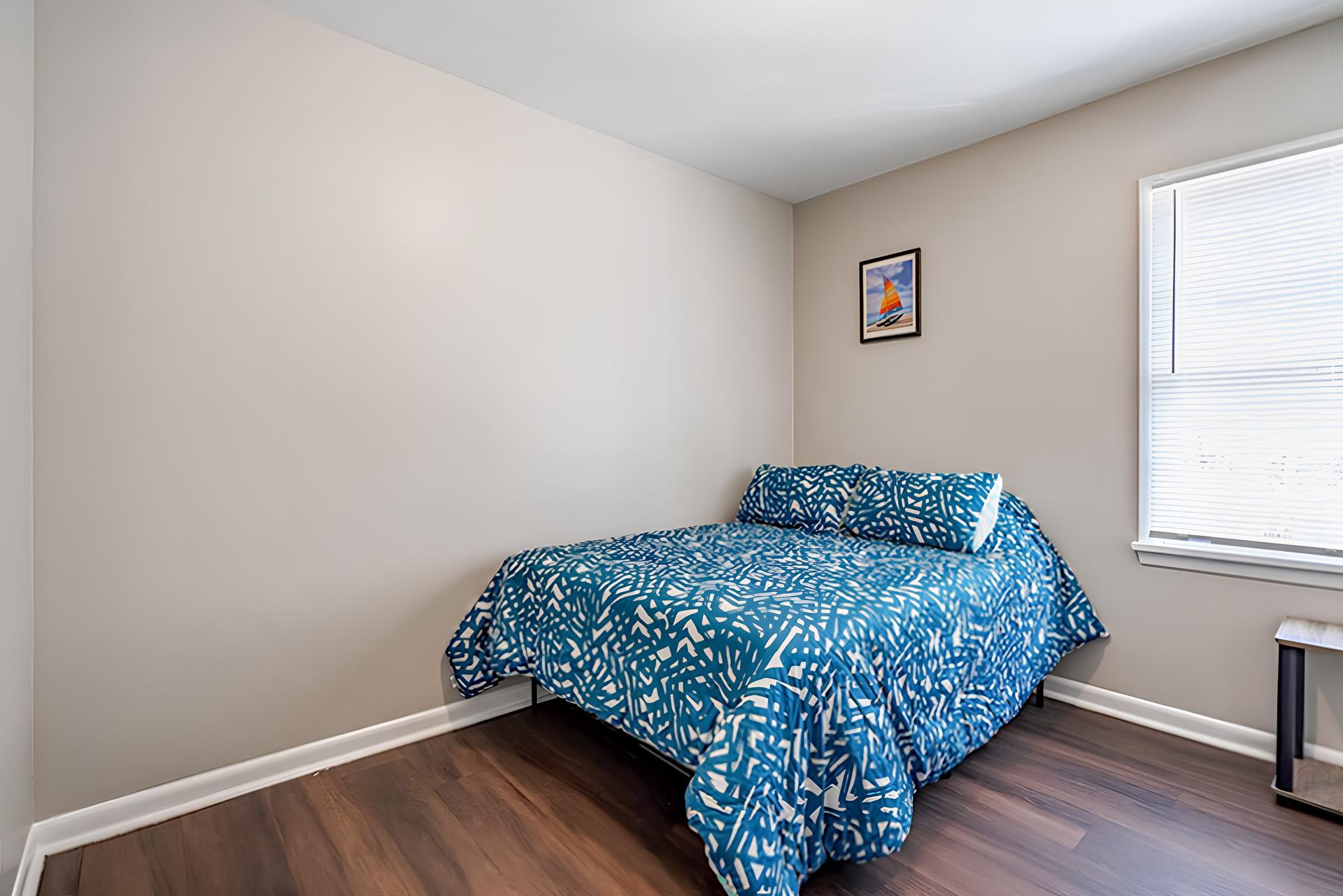 bedroom, detected:window blind, bed