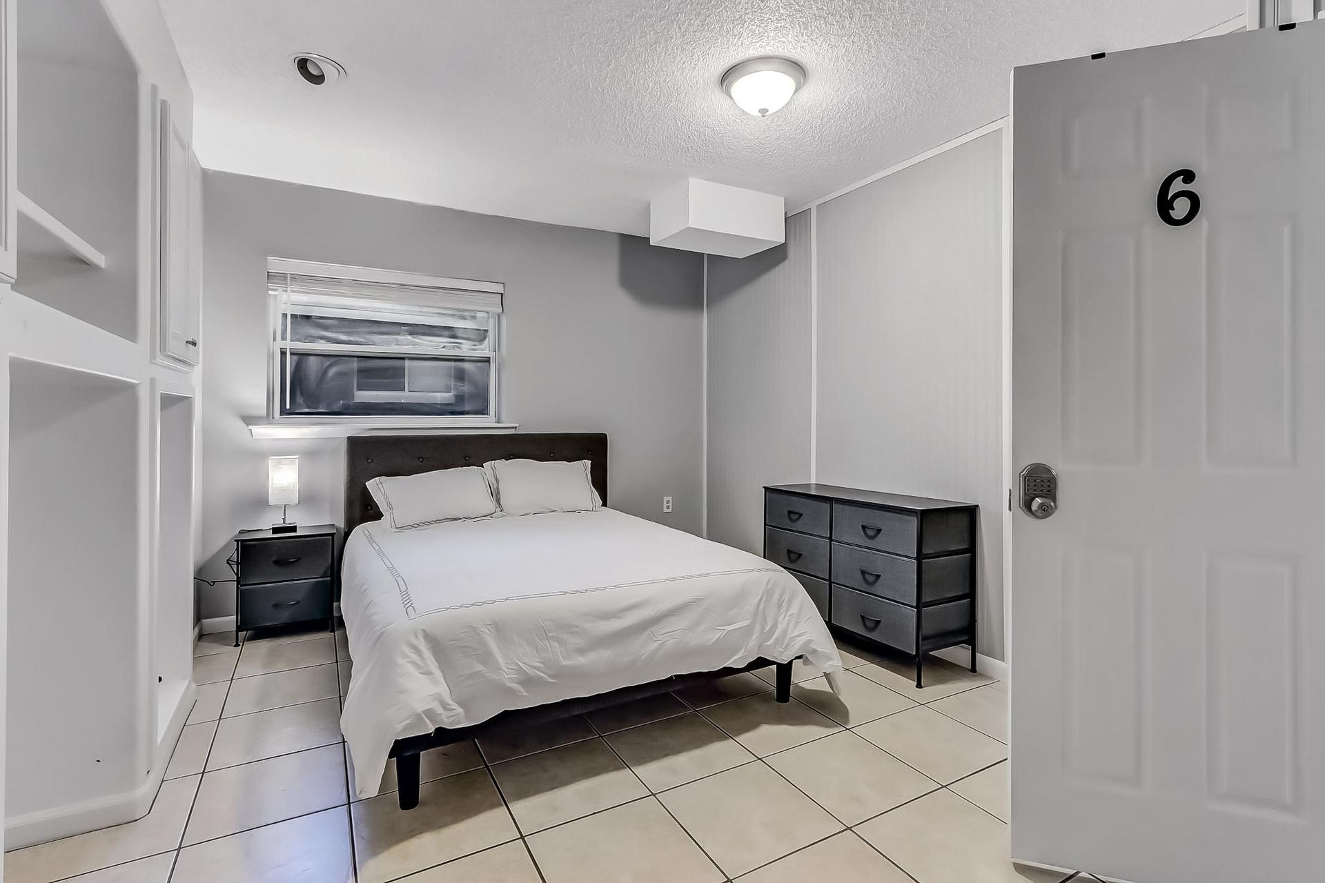 bedroom, detected:bed