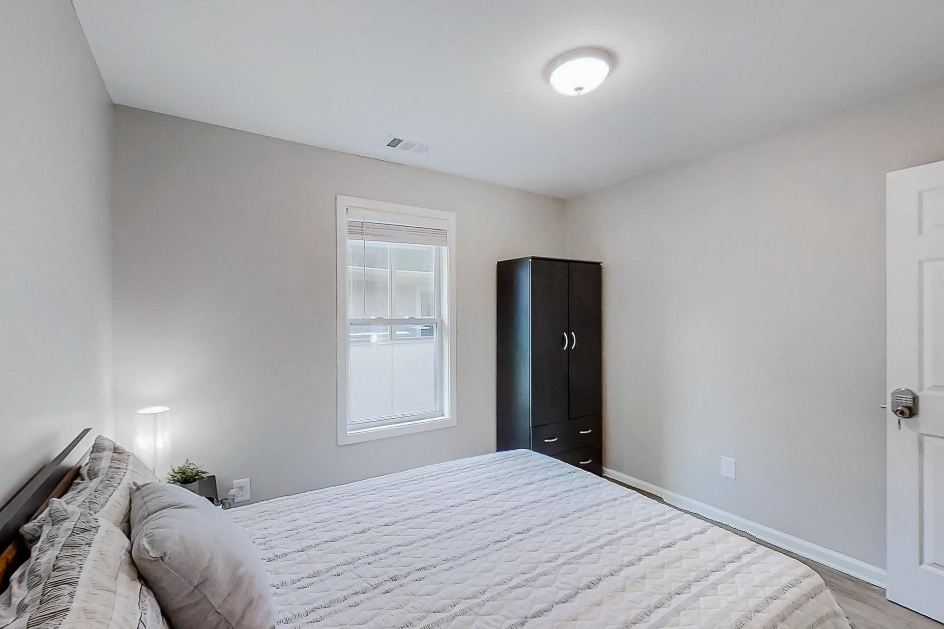 bedroom, detected:bed, window blind