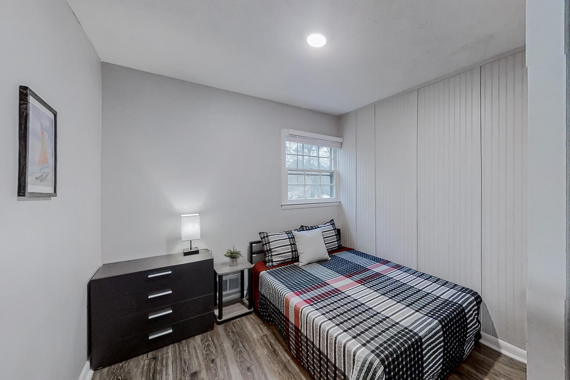 bedroom, detected:bed, window blind