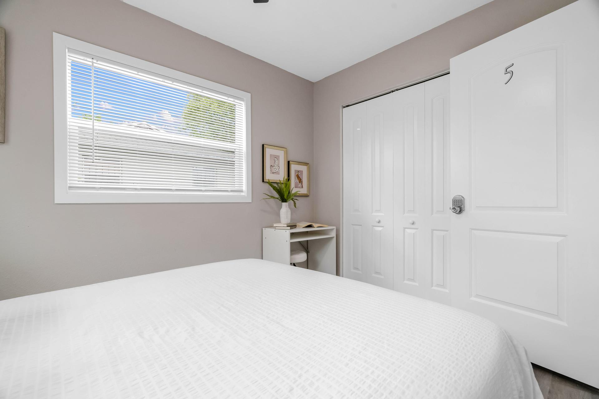 bedroom, detected:bed, window blind