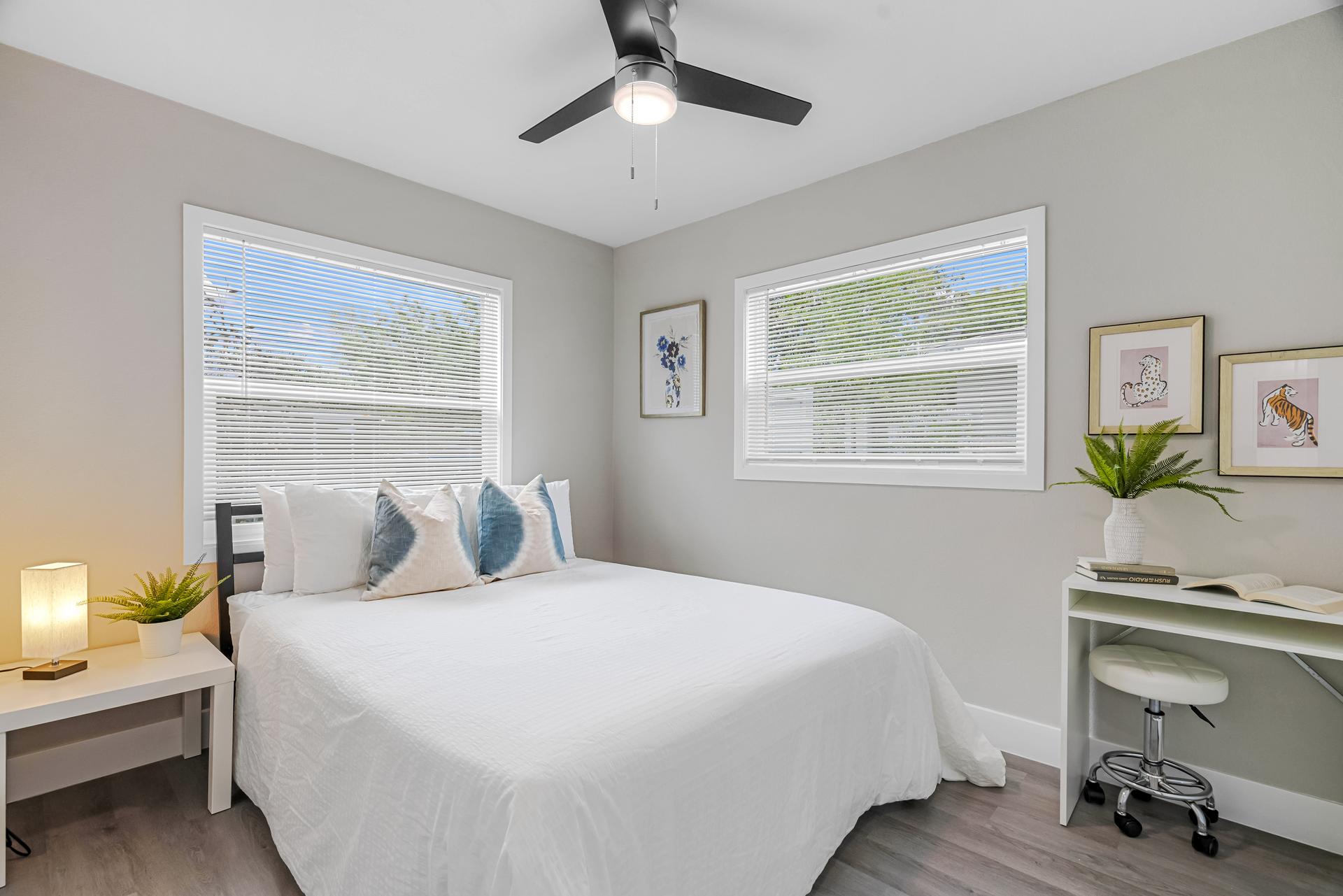 bedroom, detected:ceiling fan, window blind, bed