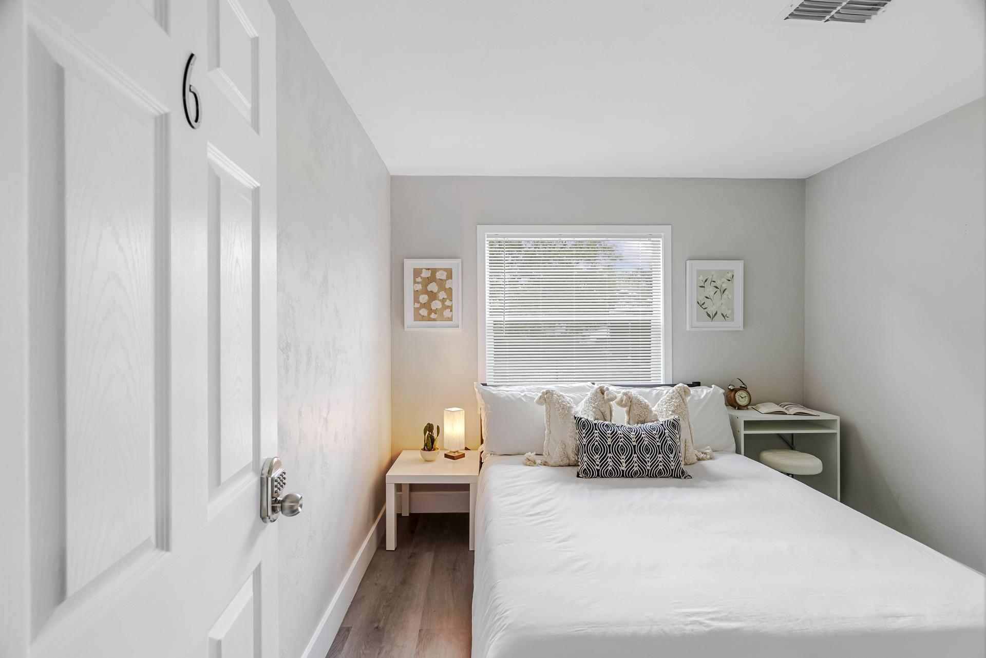 bedroom, detected:bed, window blind