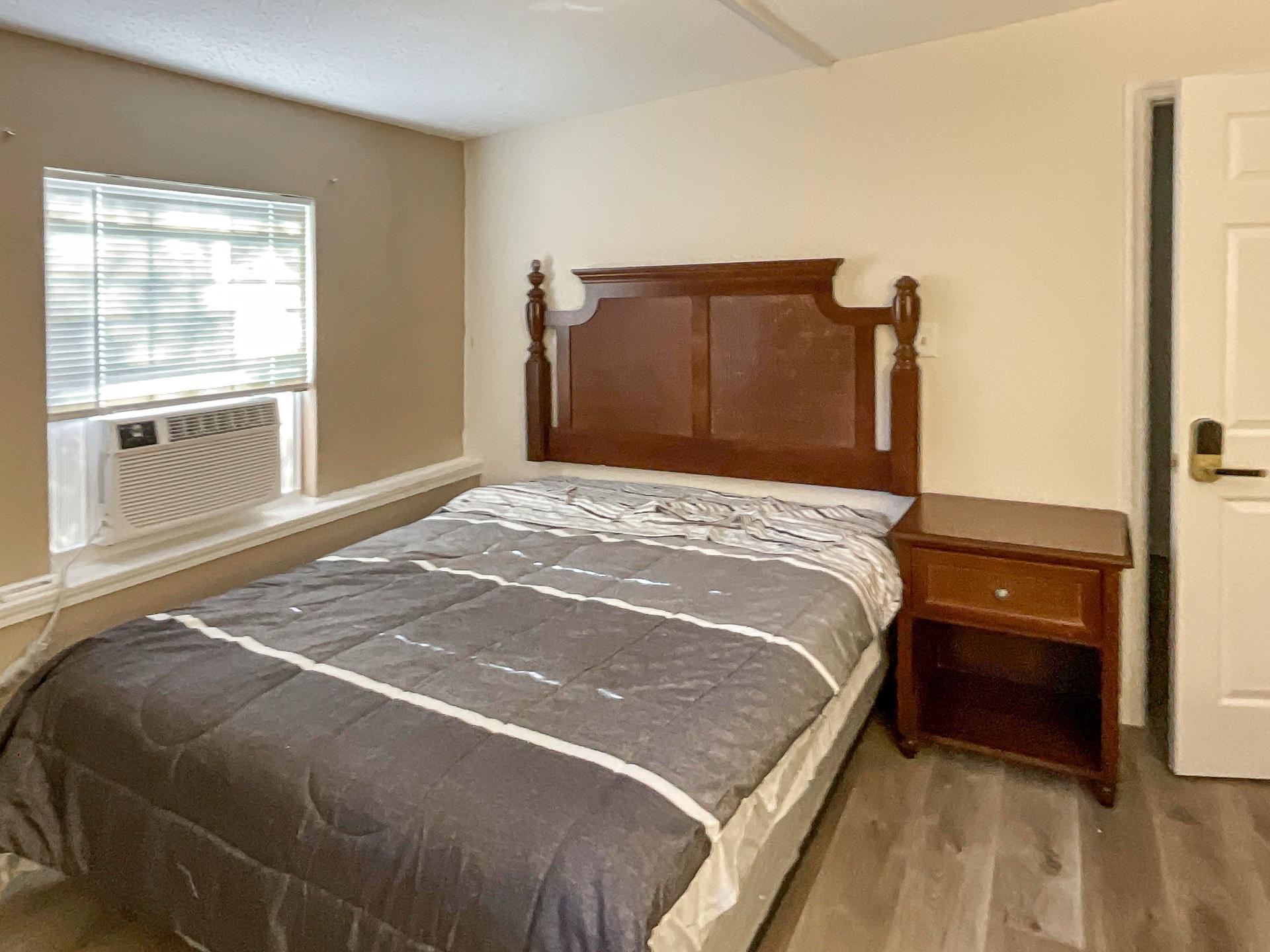 bedroom, detected:bed, window blind