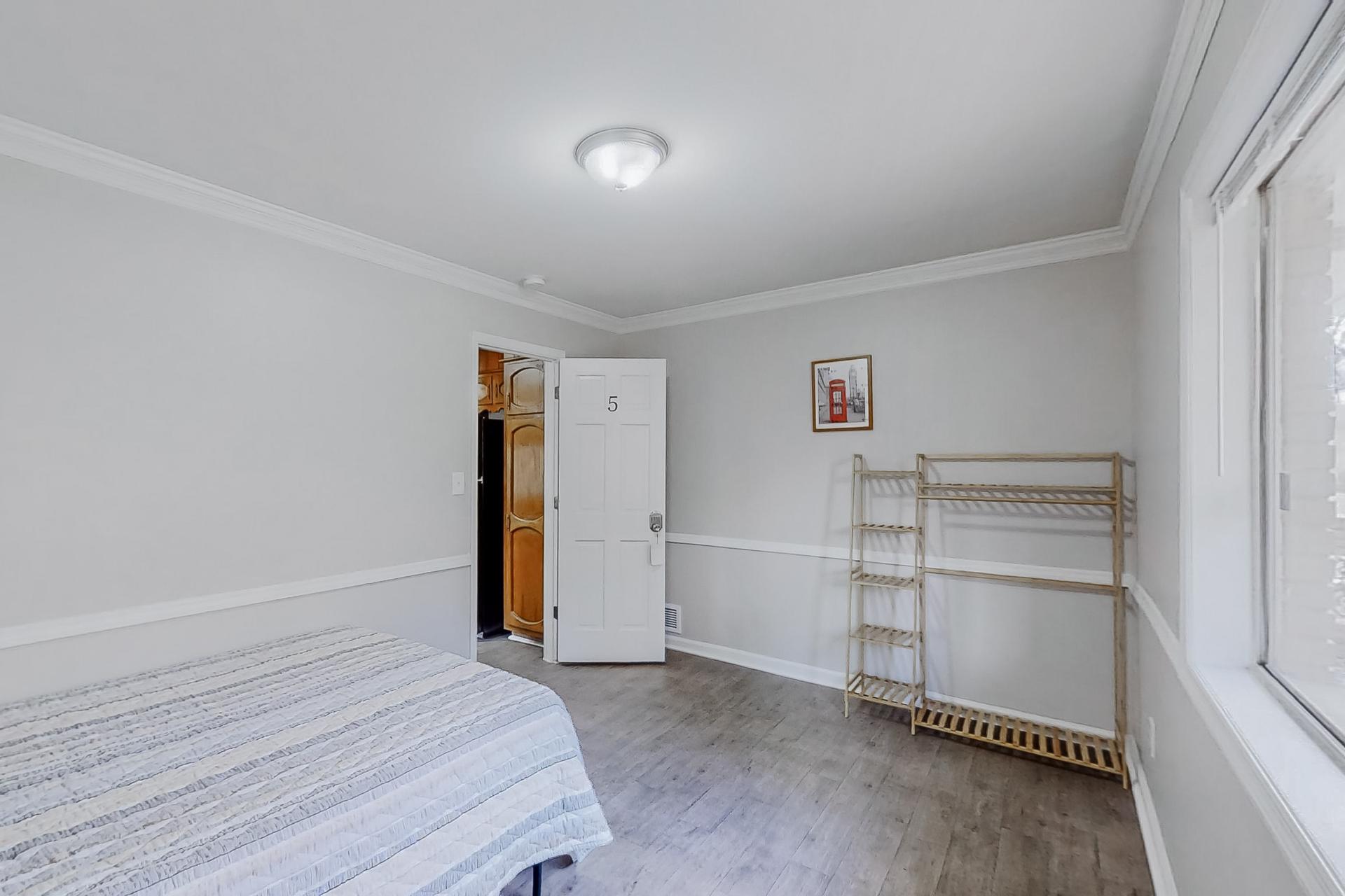 bedroom, detected:bed, window blind