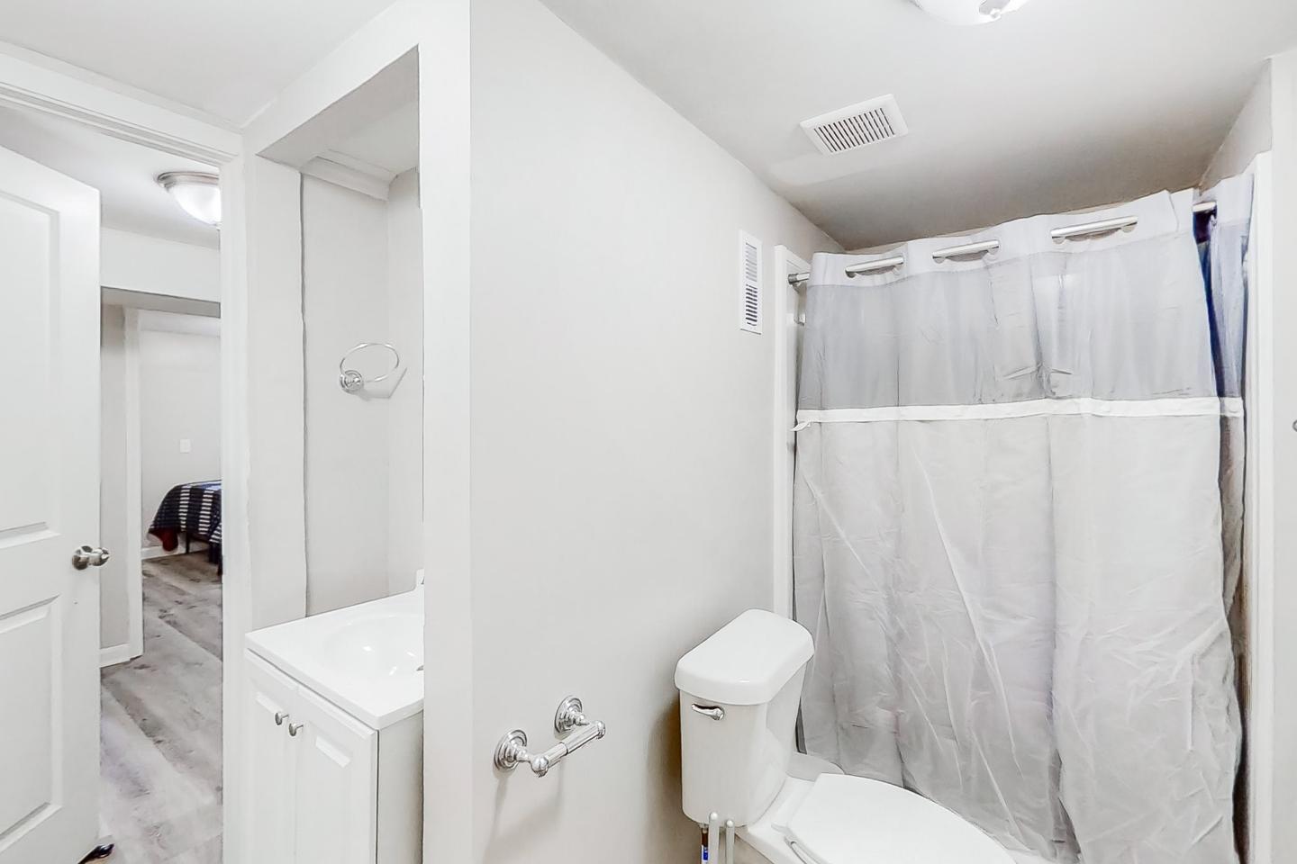 Bathroom(s)