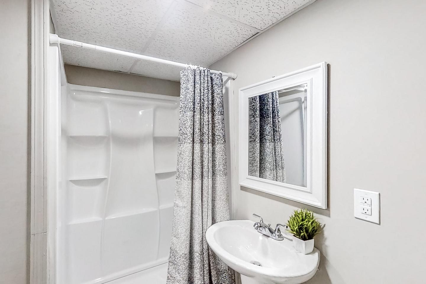 Bathroom(s)
