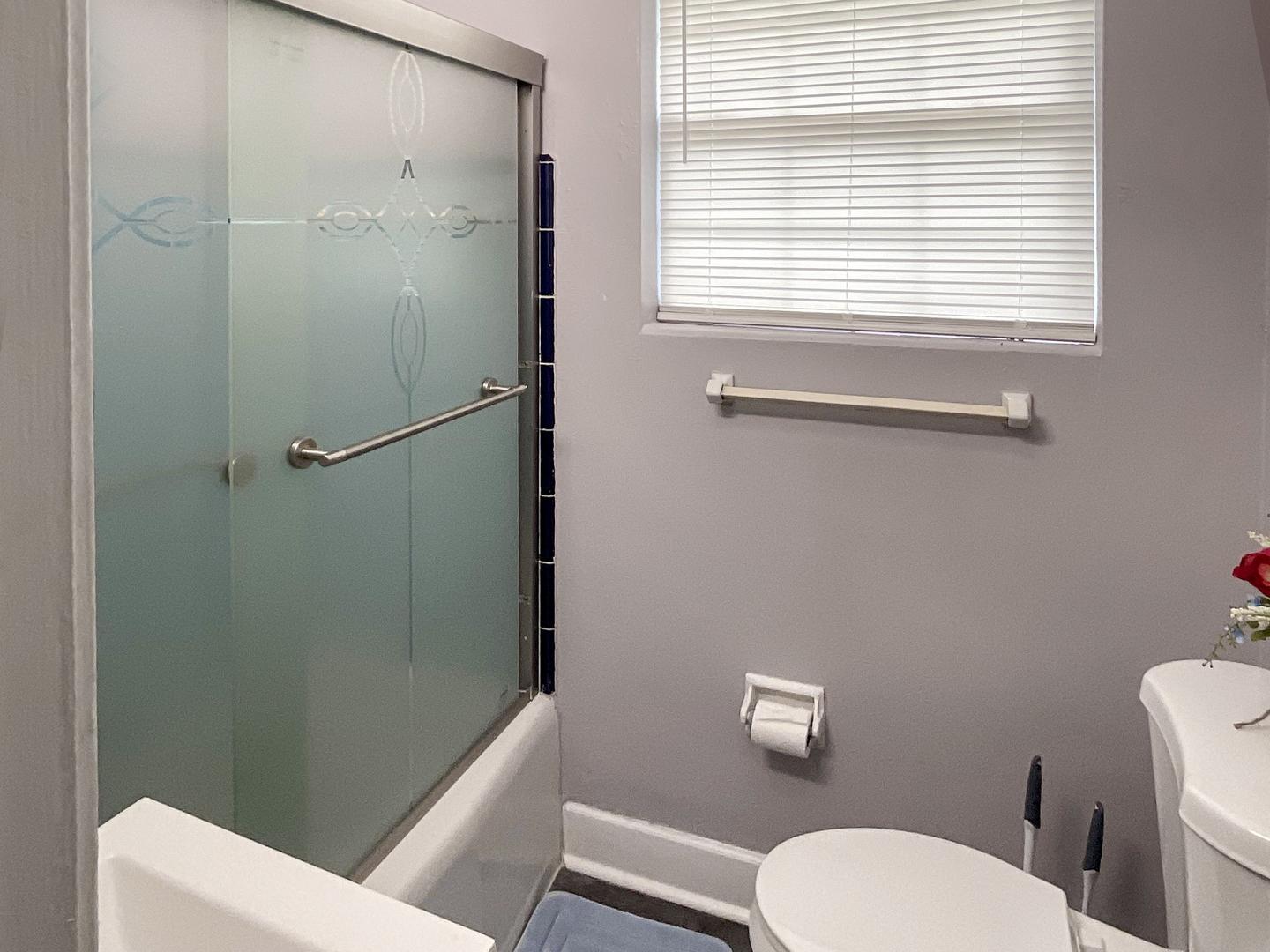 Bathroom(s)