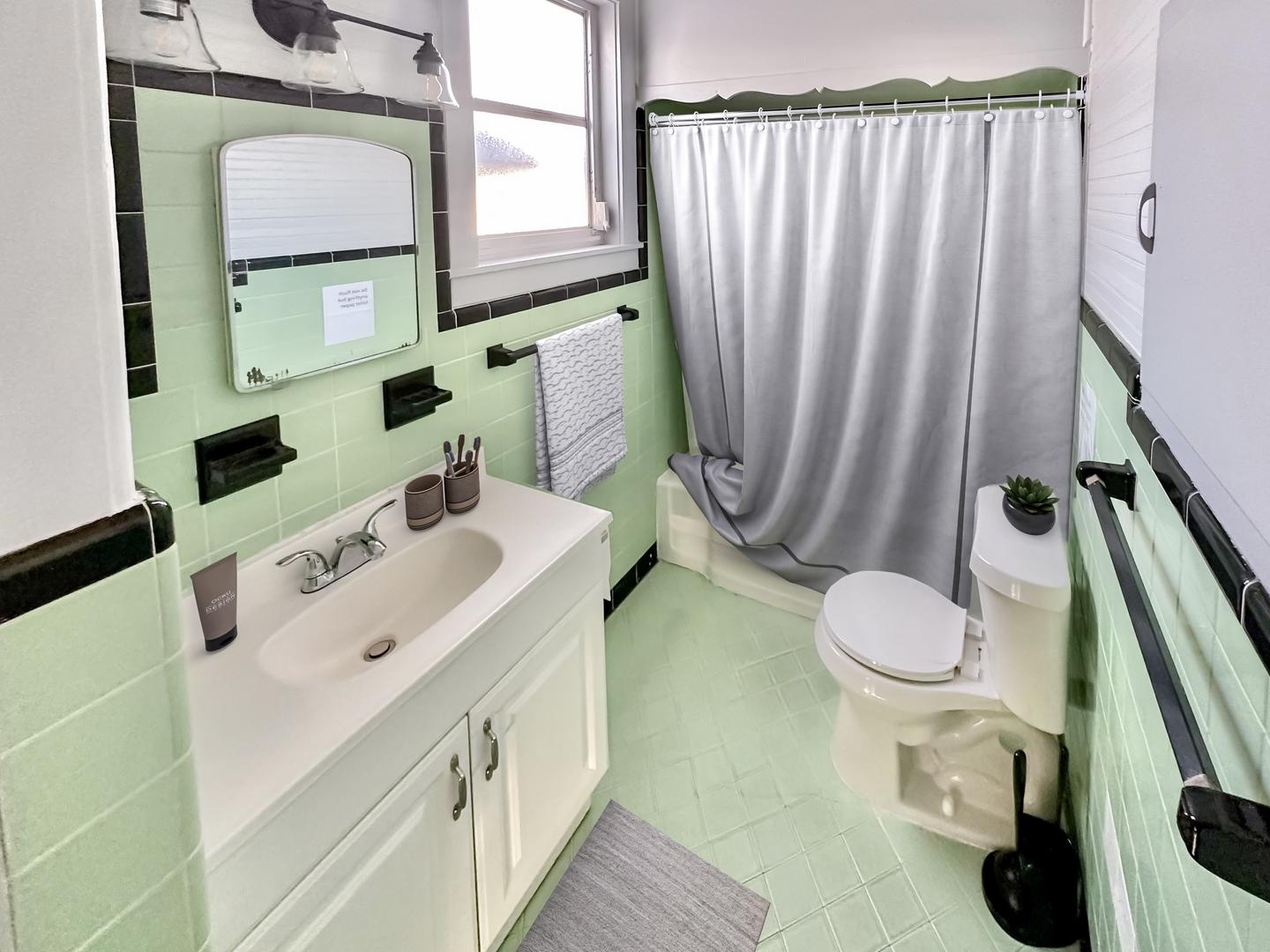 Bathroom(s)