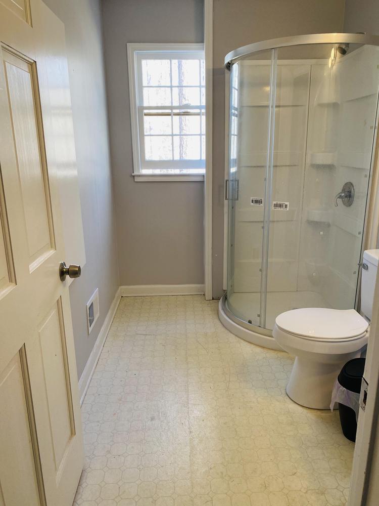 Bathroom(s)