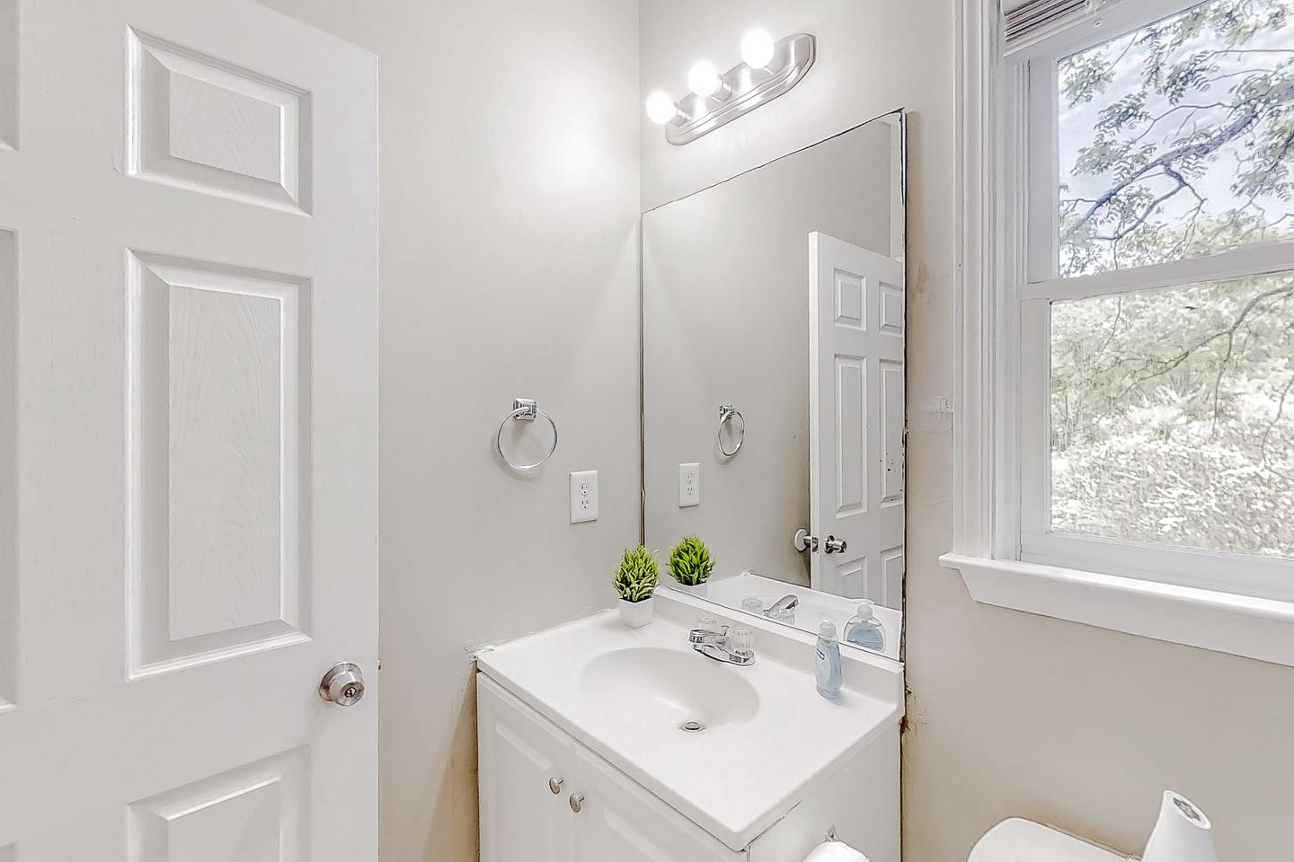 Bathroom(s)
