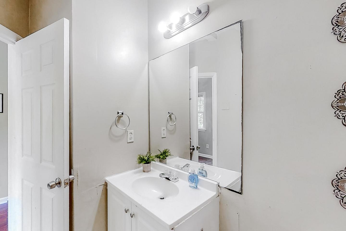 Bathroom(s)