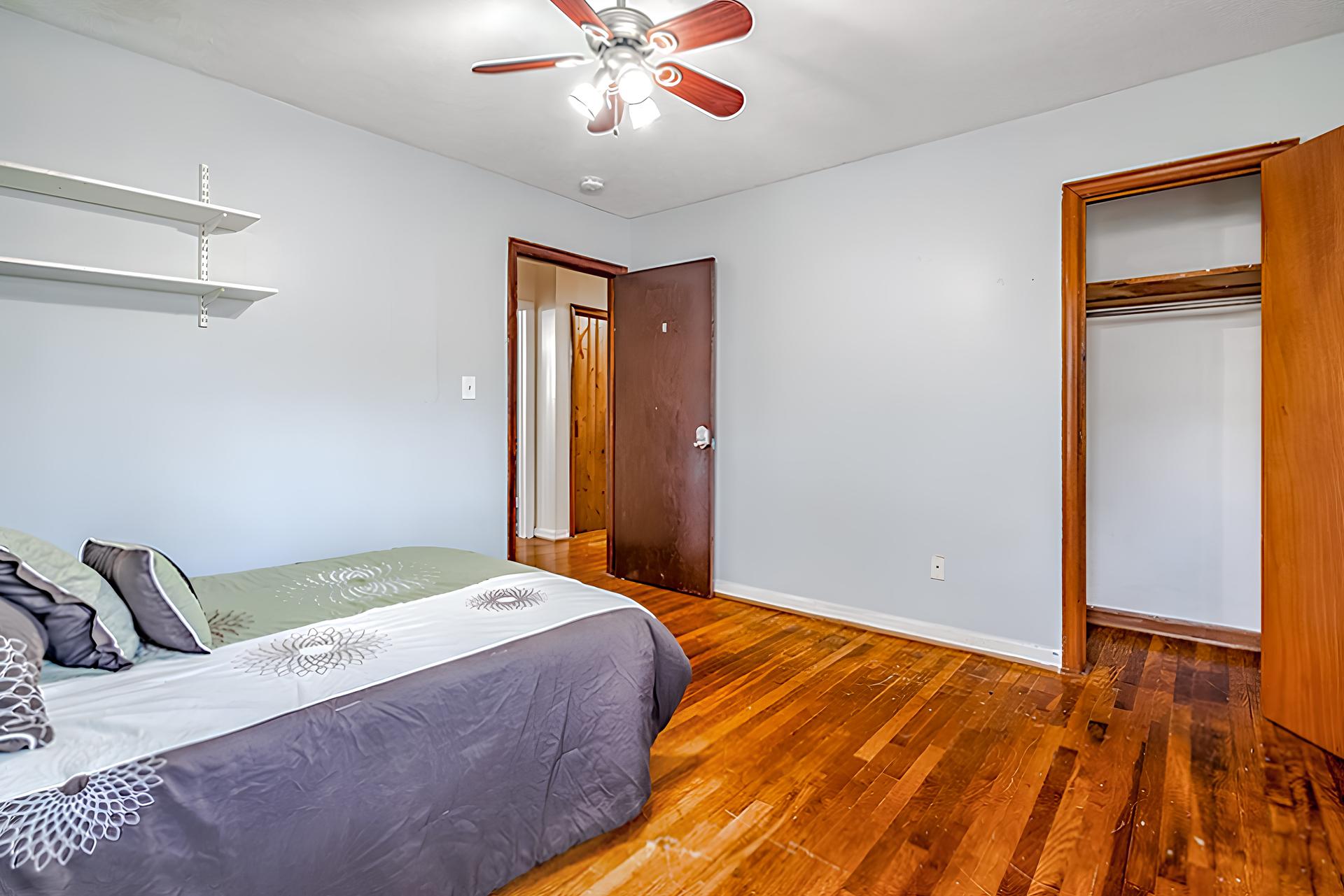 bedroom, detected:ceiling fan, bed