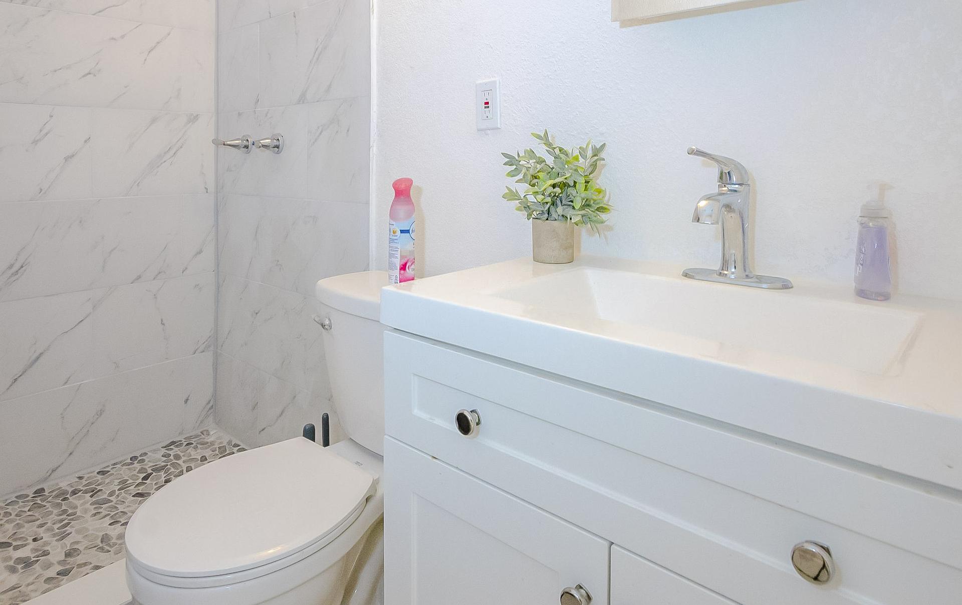 Bathroom(s)