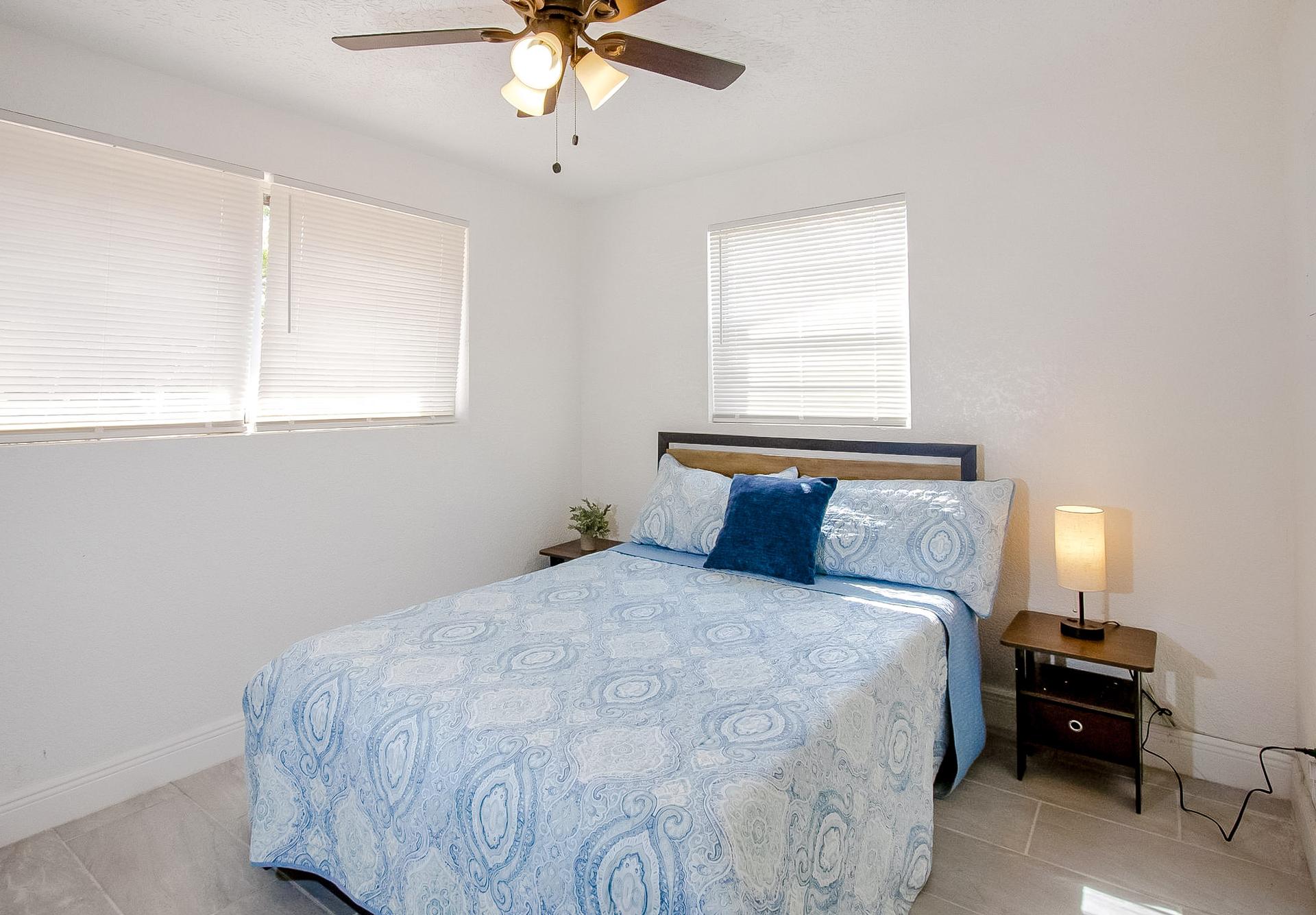 bedroom, detected:ceiling fan, window blind, bed